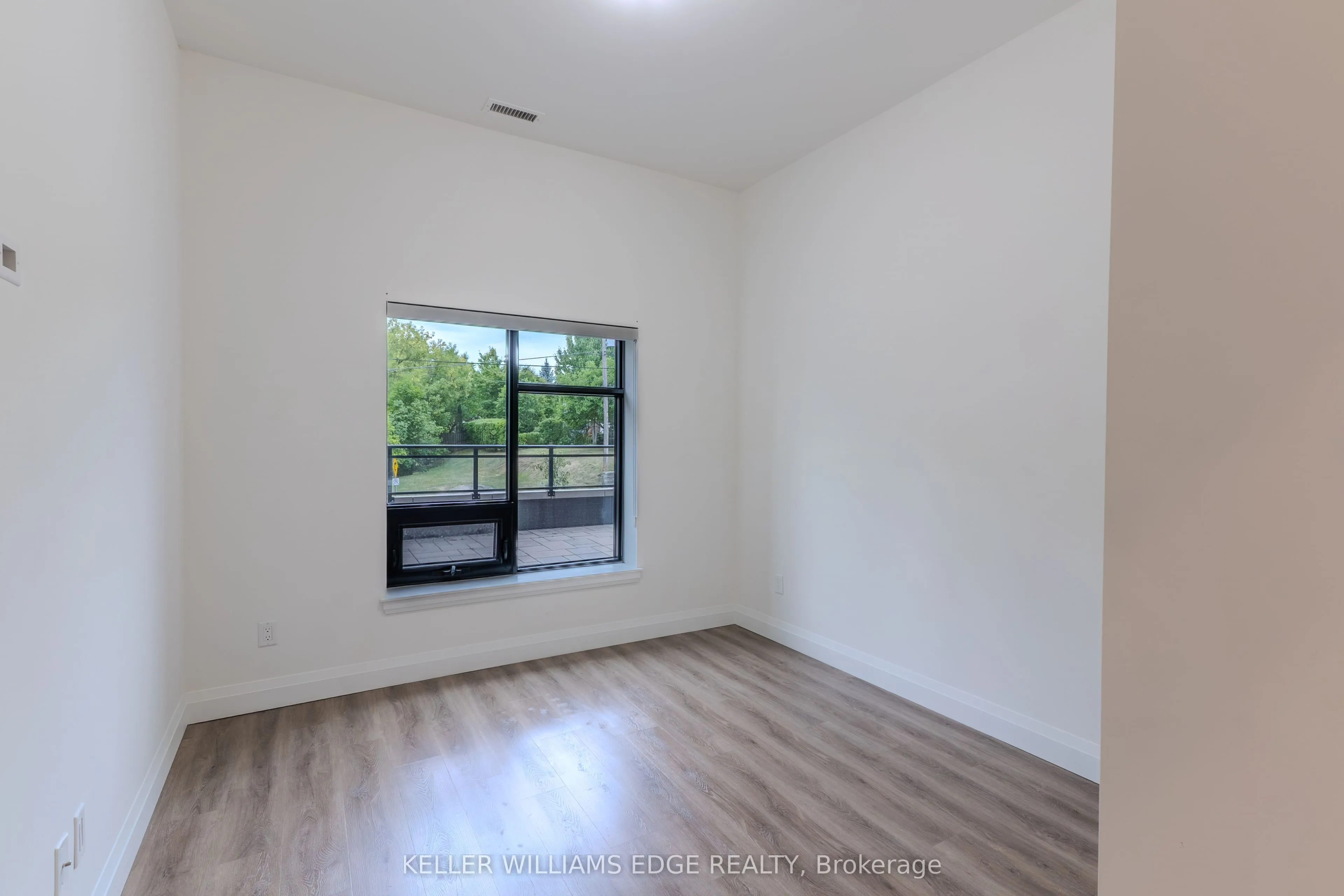 30 HAMILTON Street S, #103