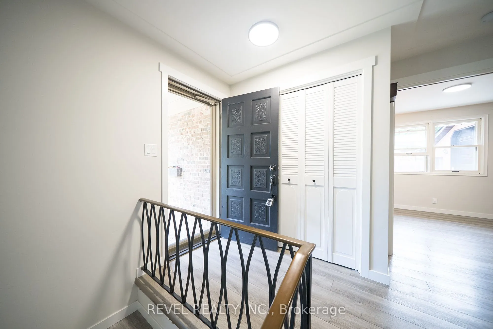 11 Glenwood Drive