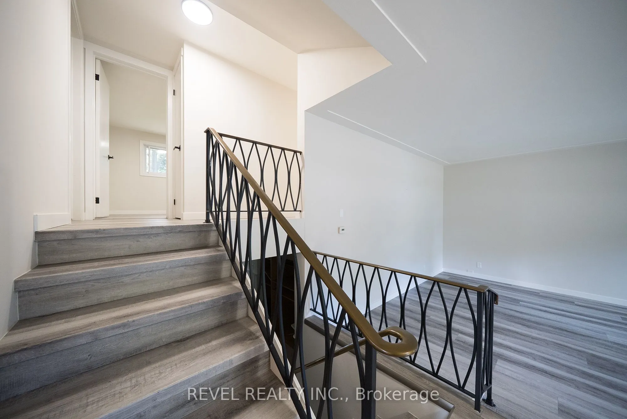 11 Glenwood Drive