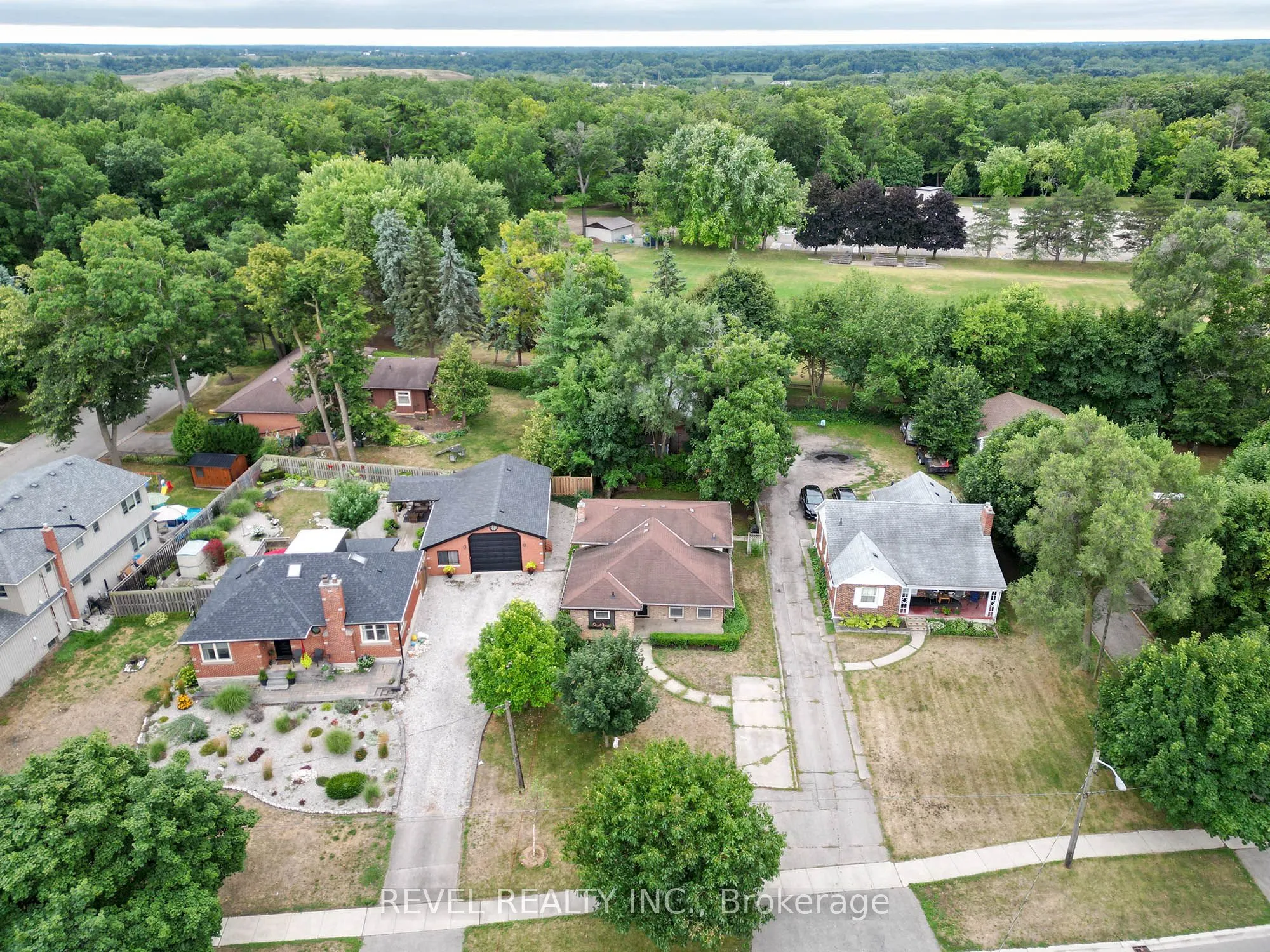 11 Glenwood Drive
