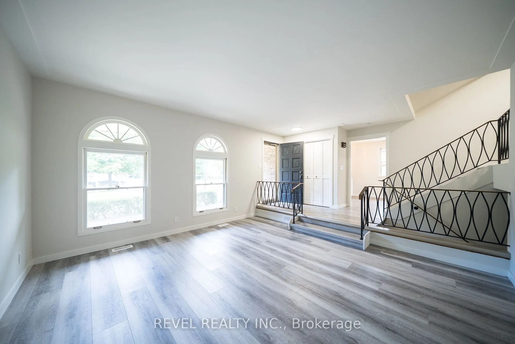 11 Glenwood Drive