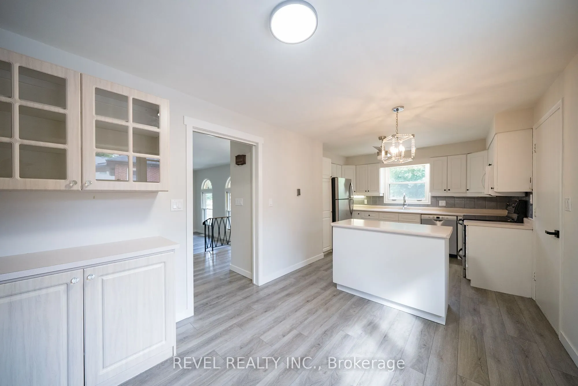 11 Glenwood Drive