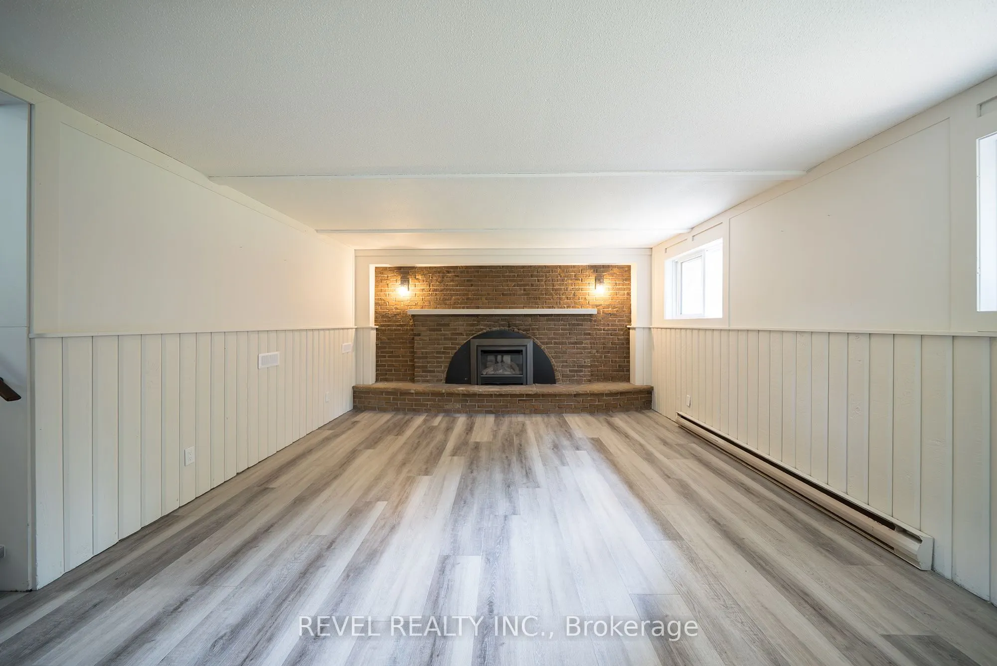 11 Glenwood Drive