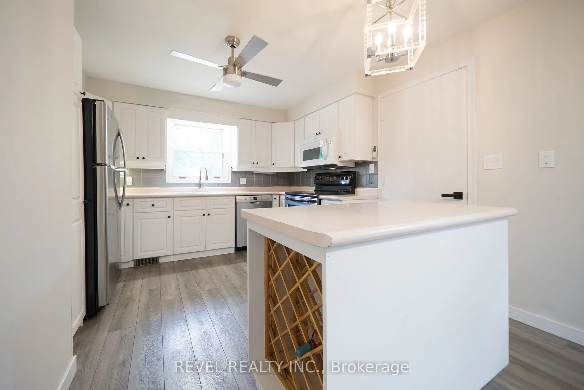 11 Glenwood Drive