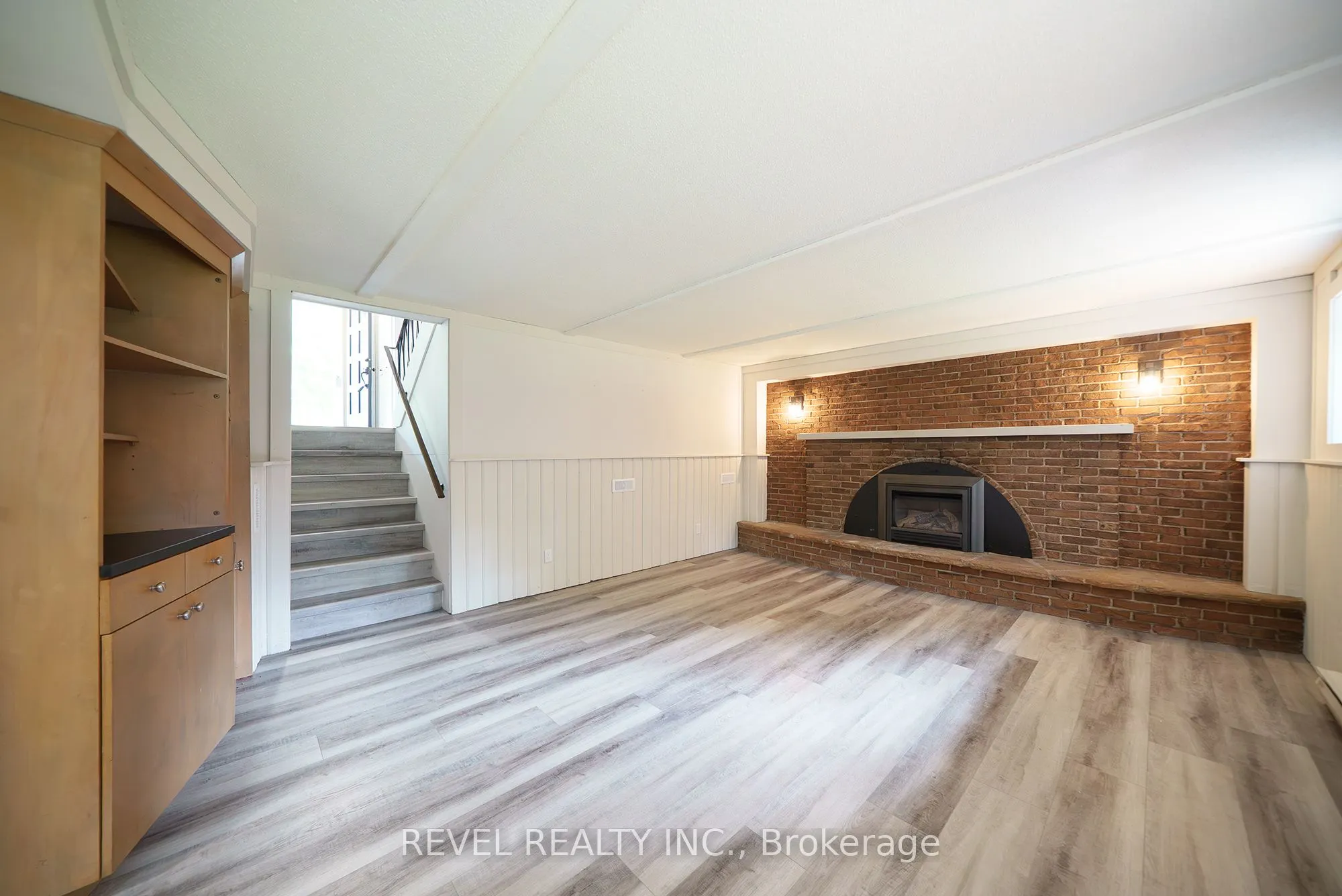 11 Glenwood Drive