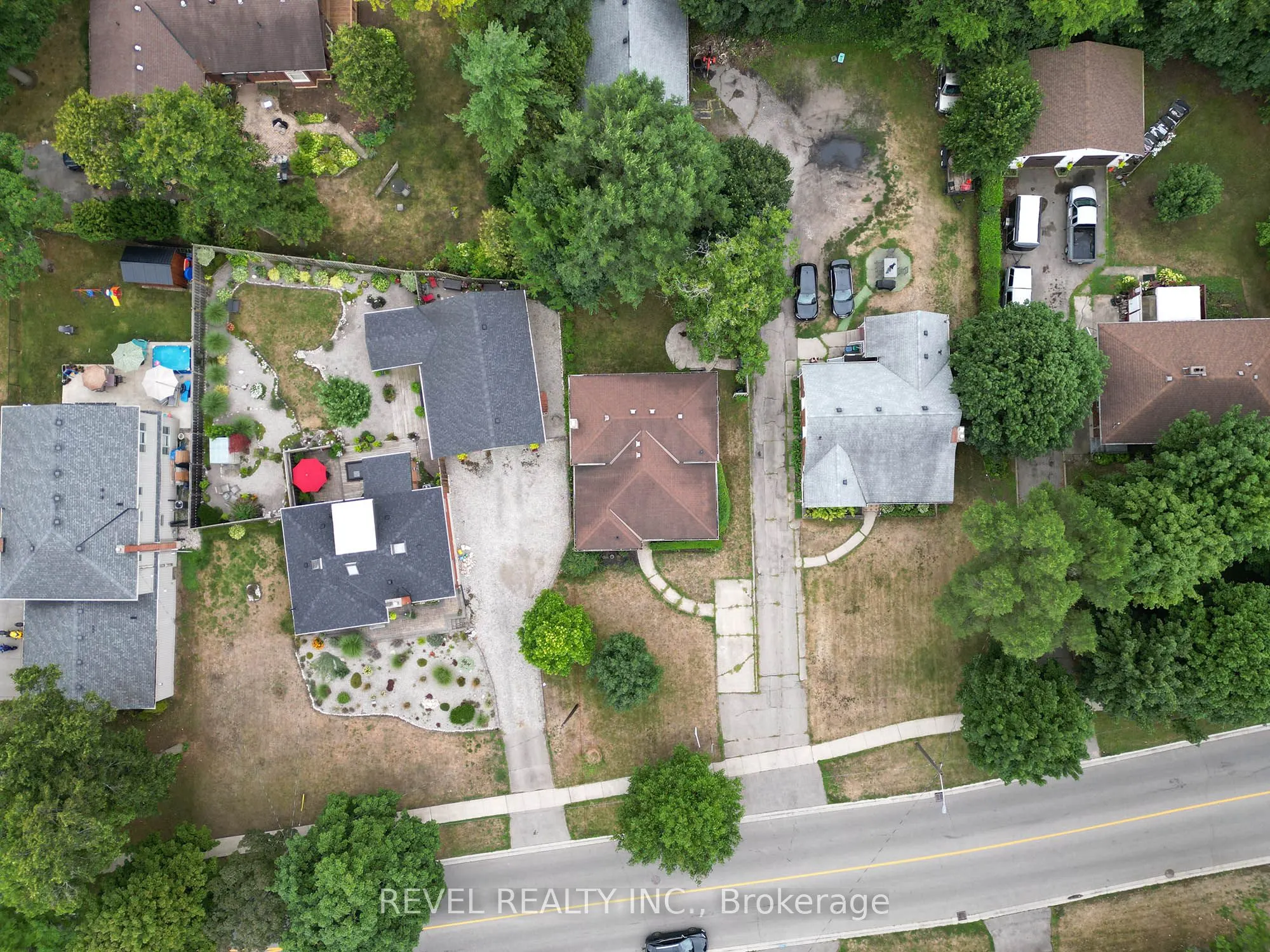11 Glenwood Drive