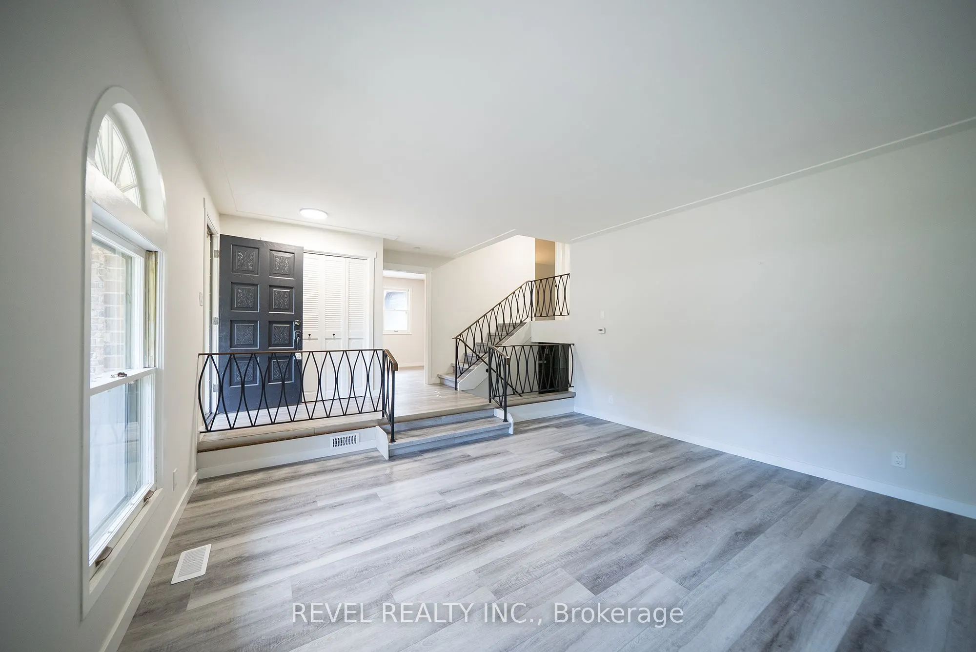 11 Glenwood Drive