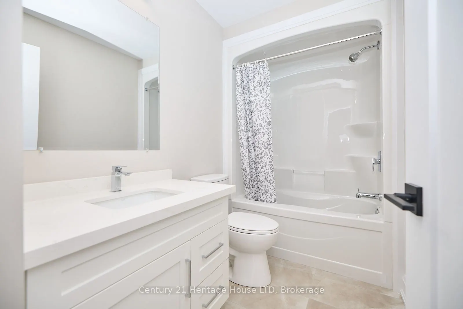 292 Vine Street, #83