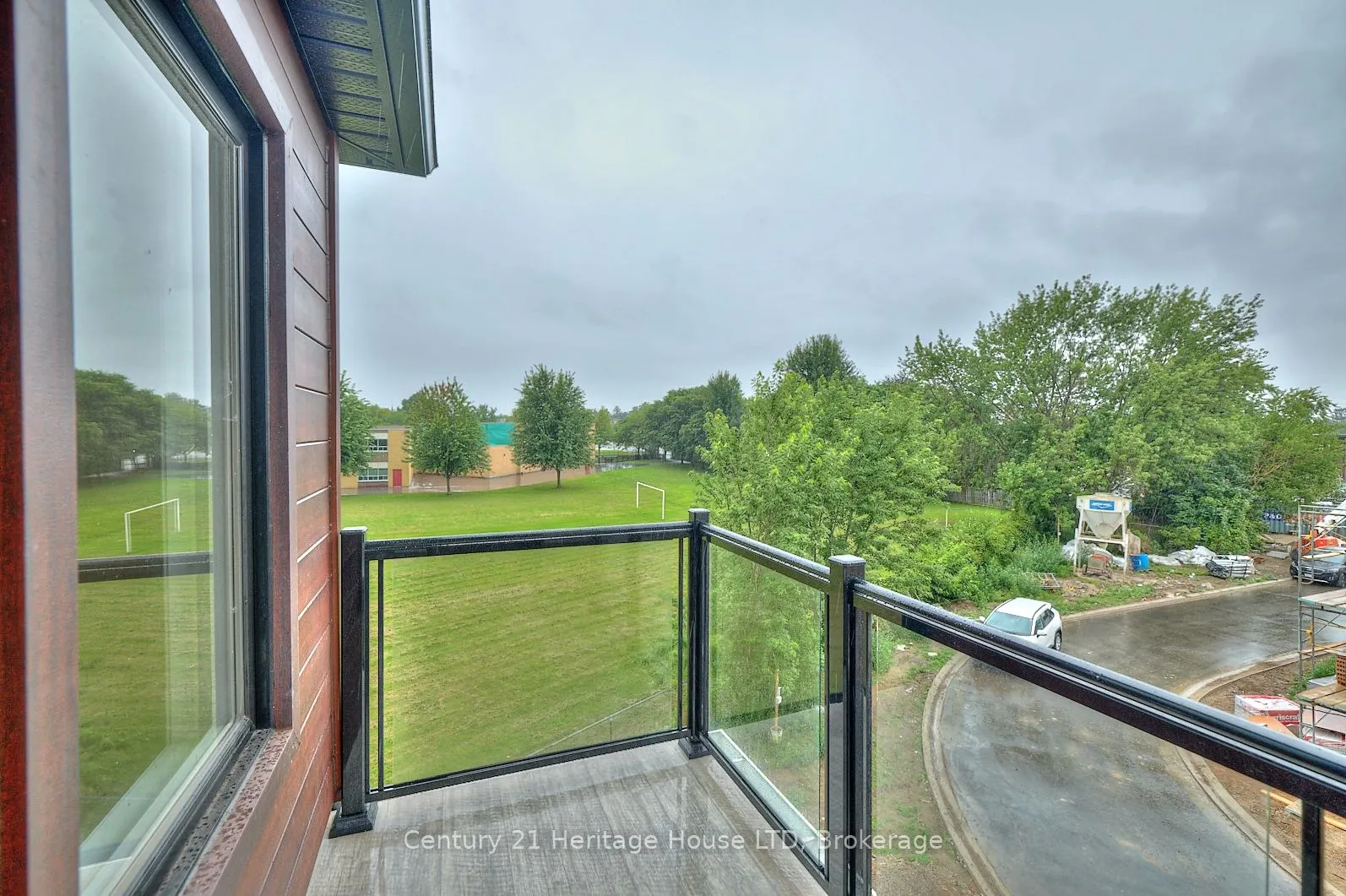 292 Vine Street, #83