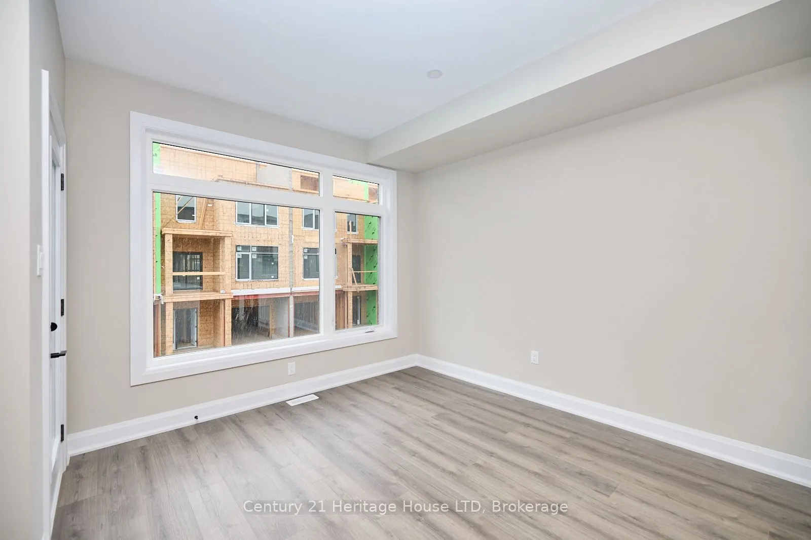 292 Vine Street, #83