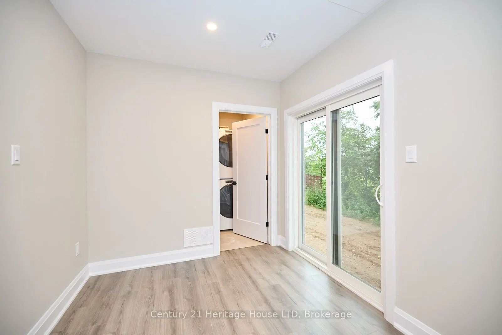 292 Vine Street, #83