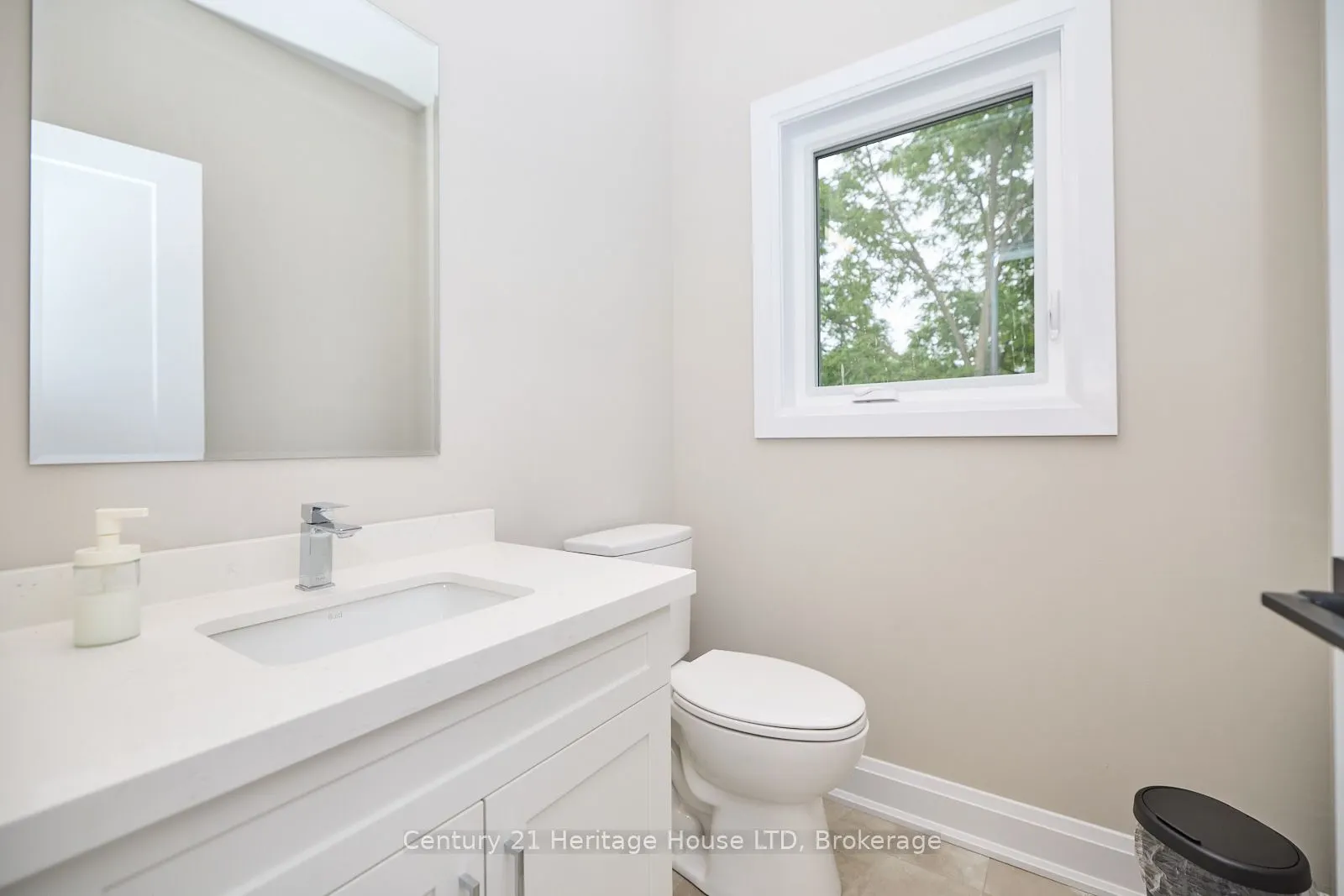 292 Vine Street, #83