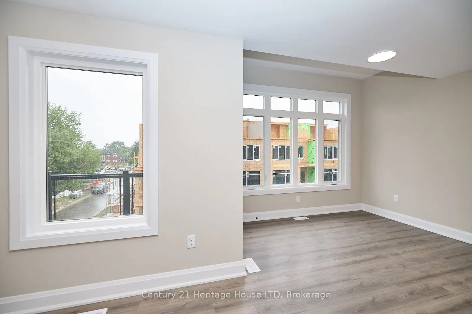 292 Vine Street, #83