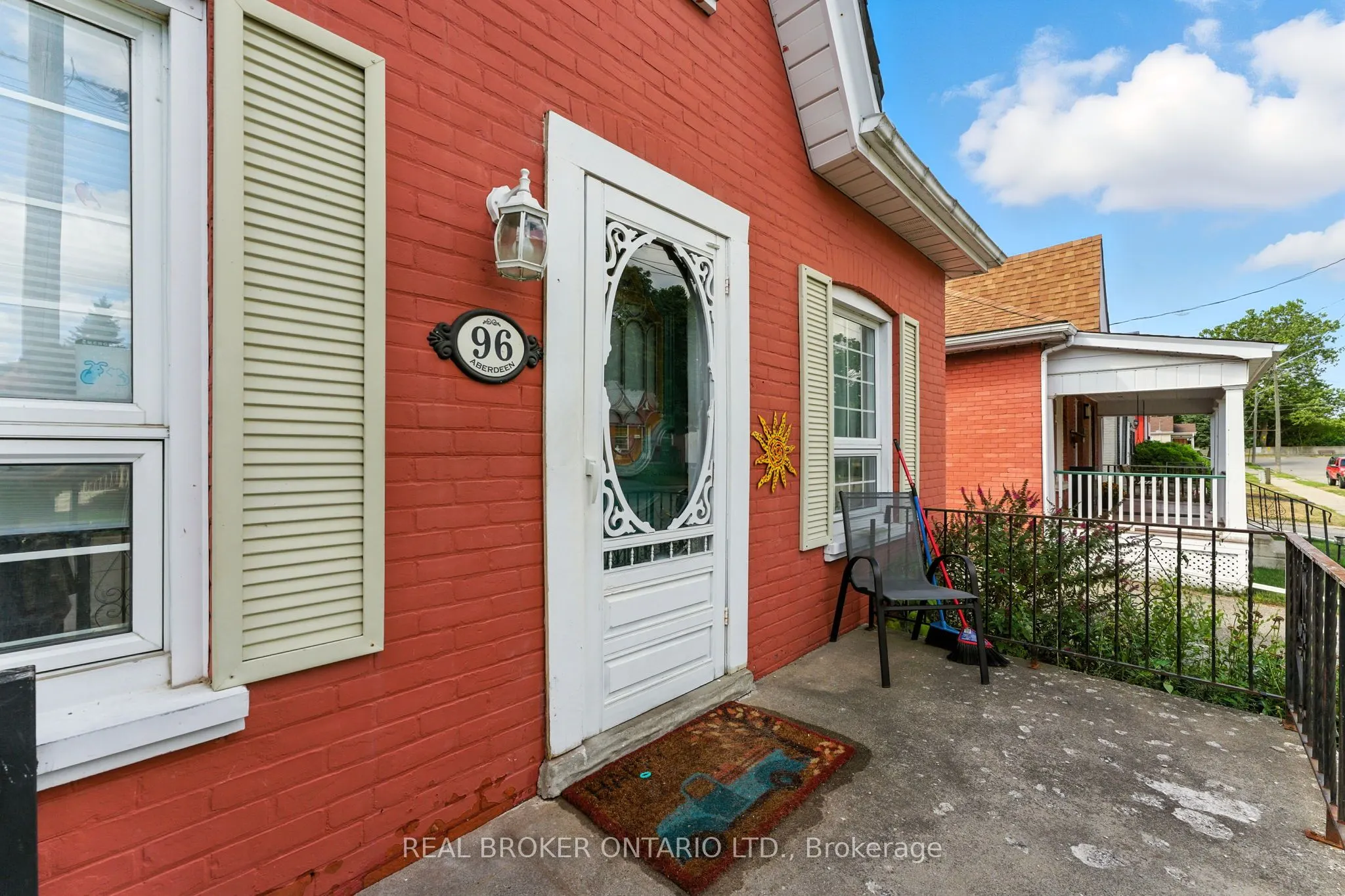 96 Aberdeen Avenue
