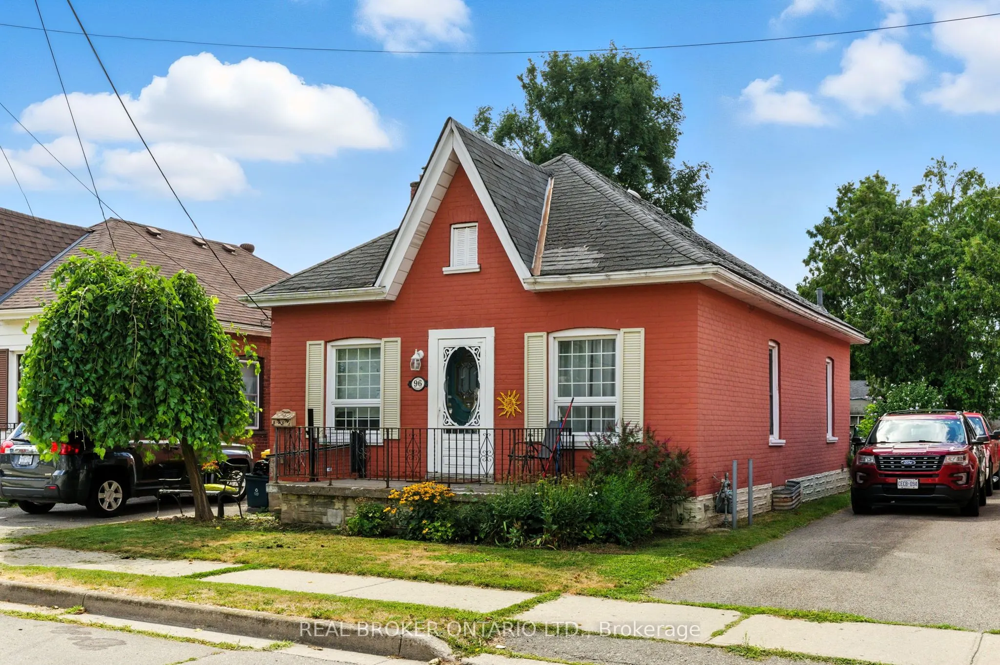 96 Aberdeen Avenue