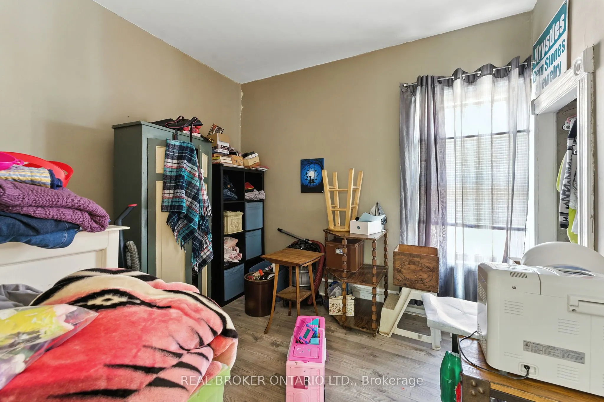96 Aberdeen Avenue