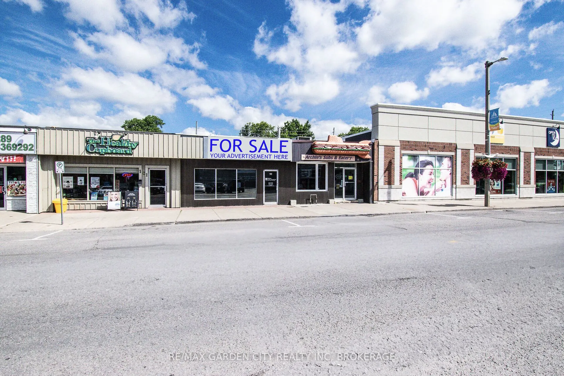 99 CLARENCE Street W