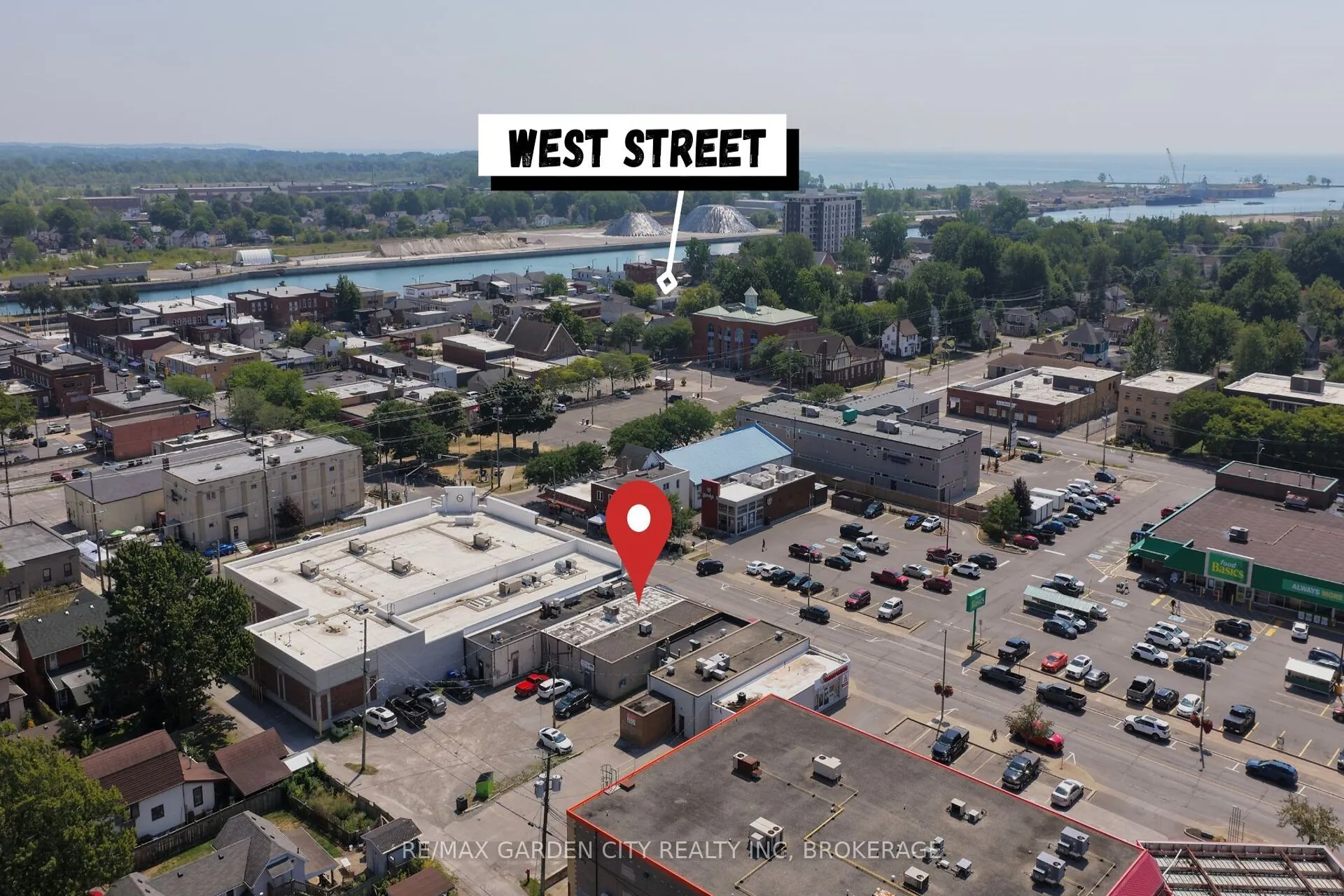 99 CLARENCE Street W