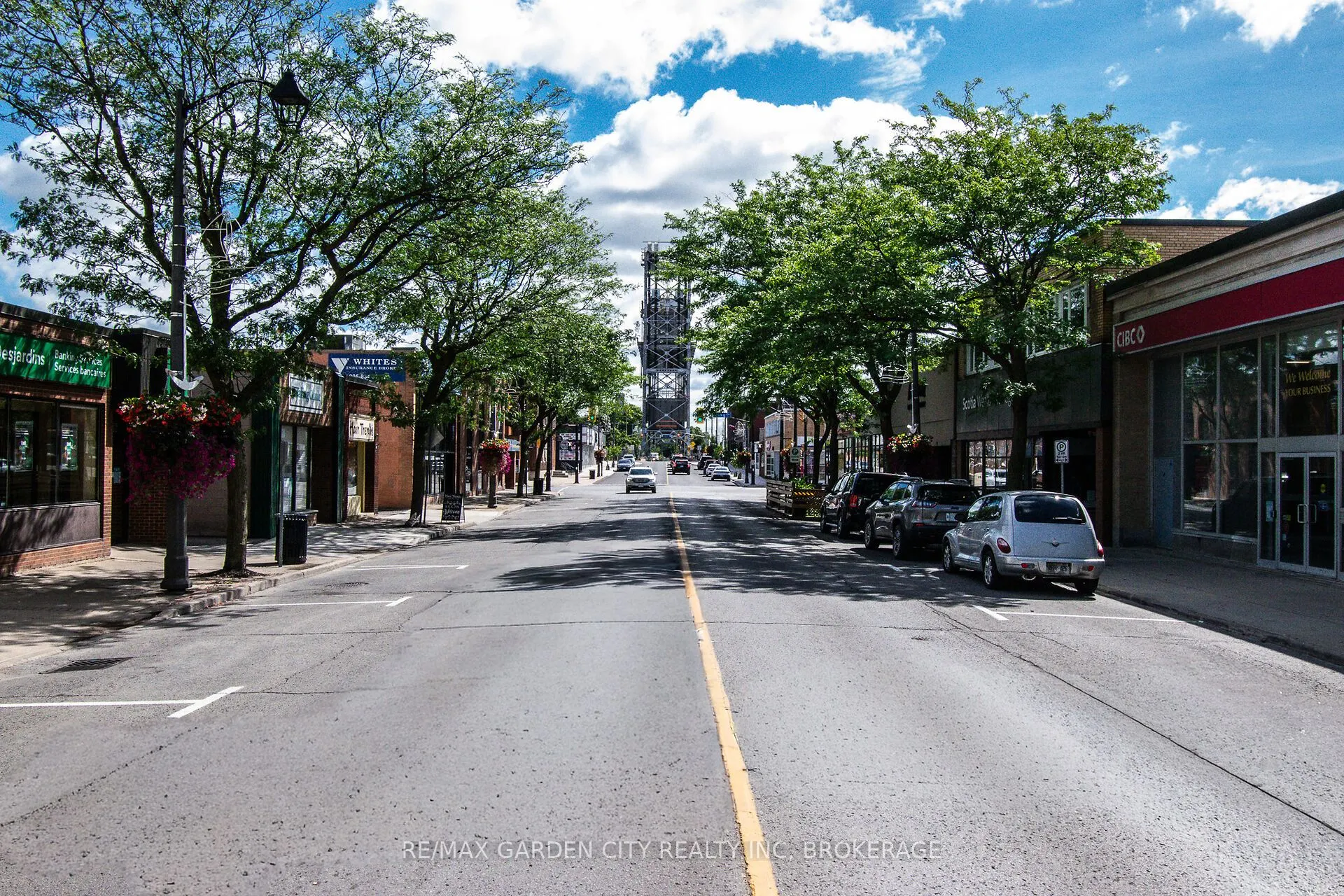 99 CLARENCE Street W