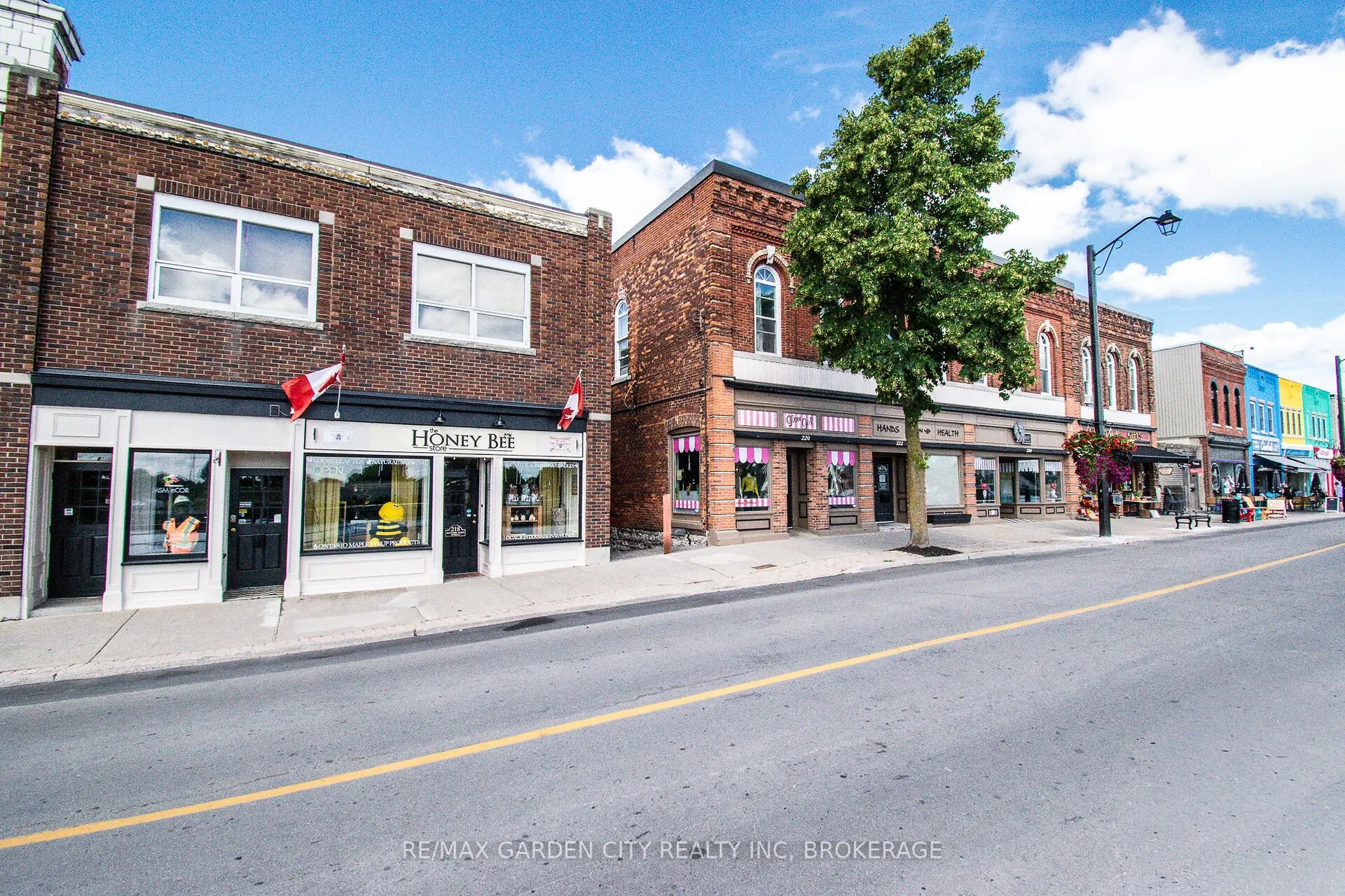 99 CLARENCE Street W