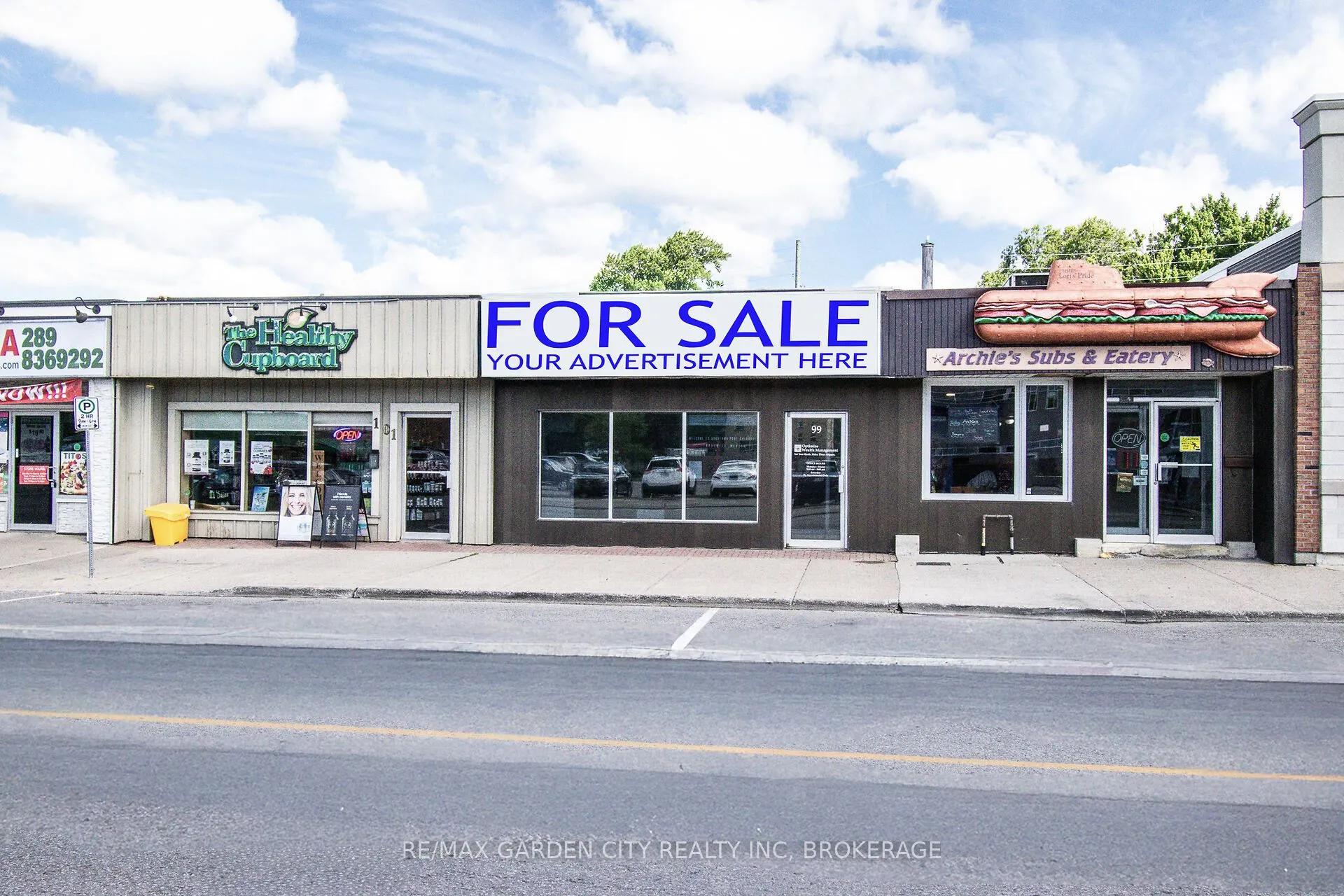 99 CLARENCE Street W
