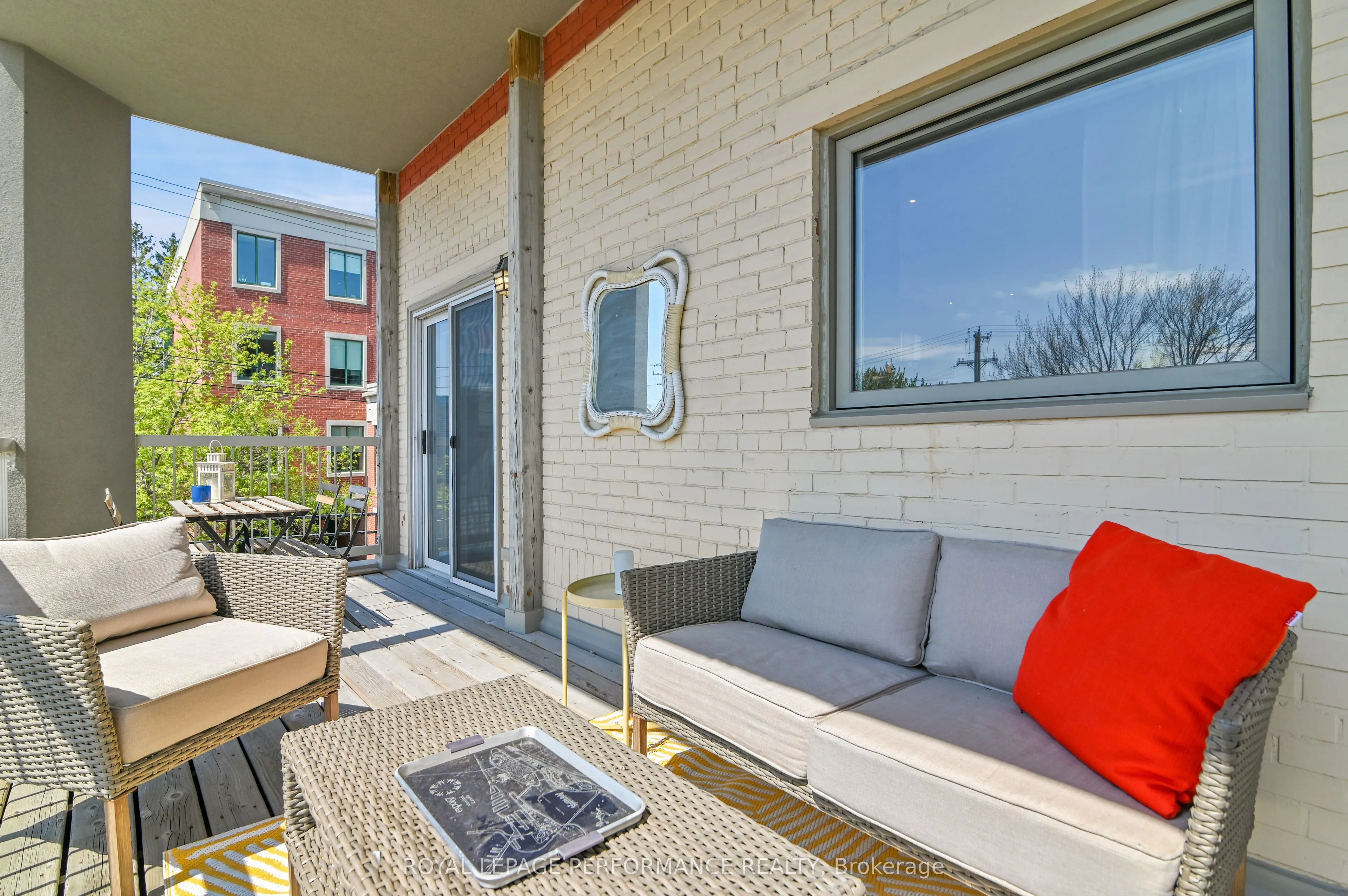 297 Dupuis Street, #205