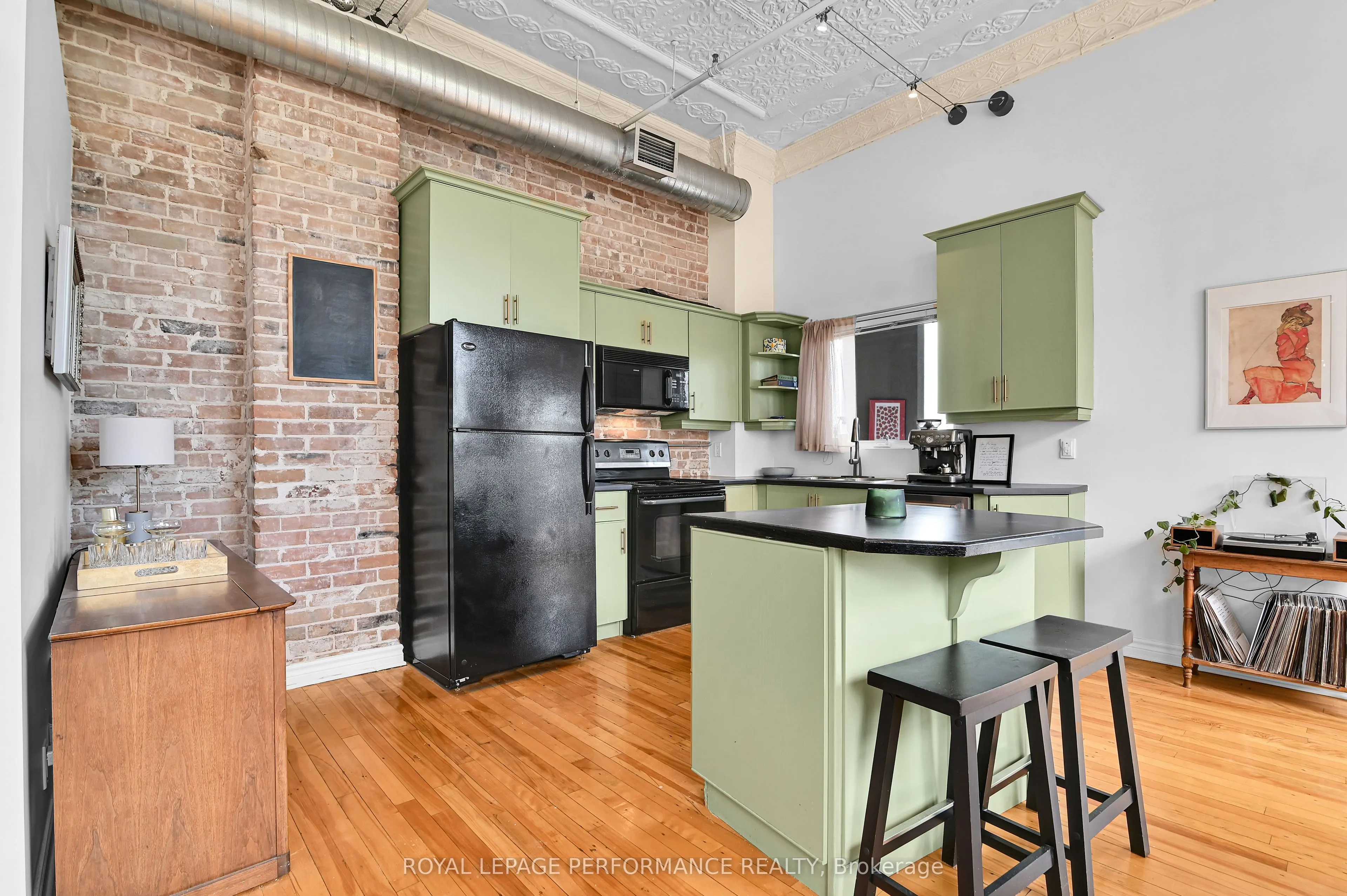297 Dupuis Street, #205