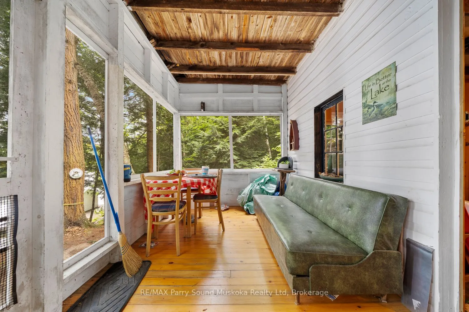 897 897172 WA Horseshoe Lake