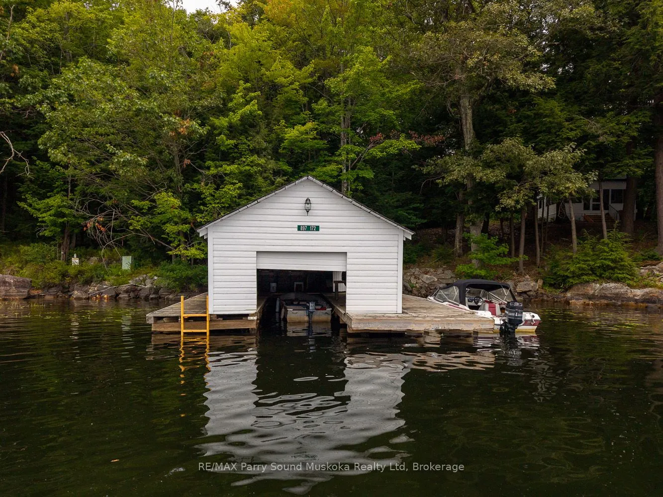 897 897172 WA Horseshoe Lake
