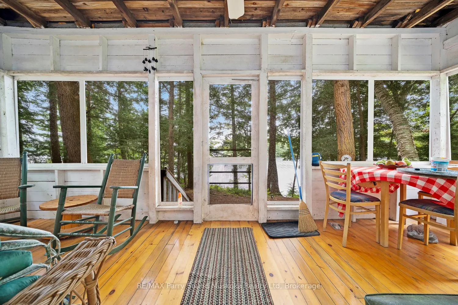 897 897172 WA Horseshoe Lake