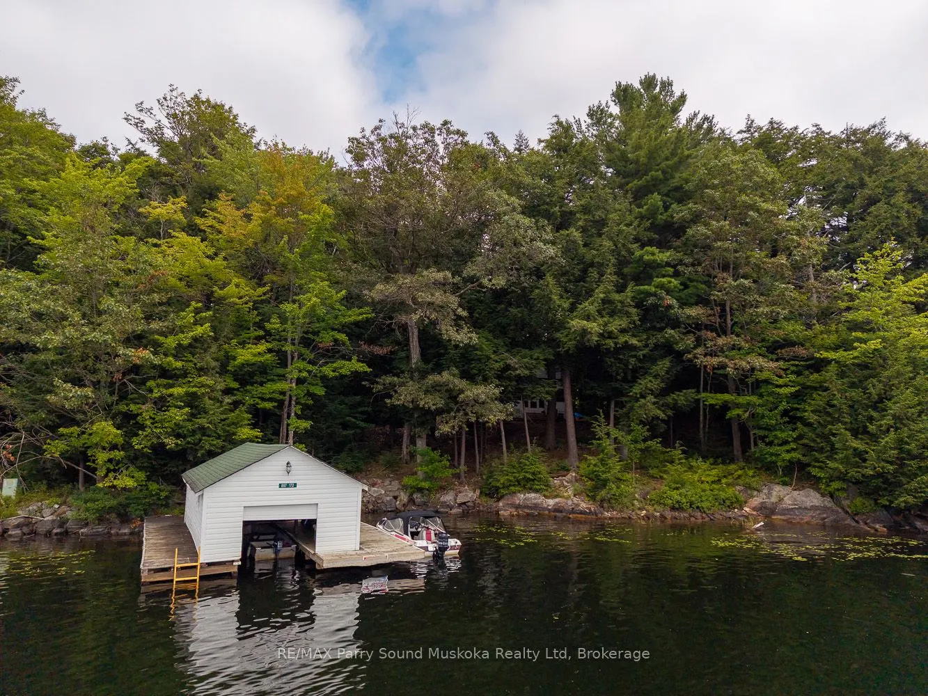 897 897172 WA Horseshoe Lake