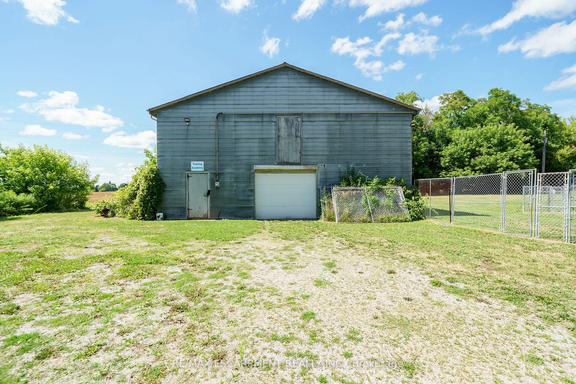 226 Carluke Road E