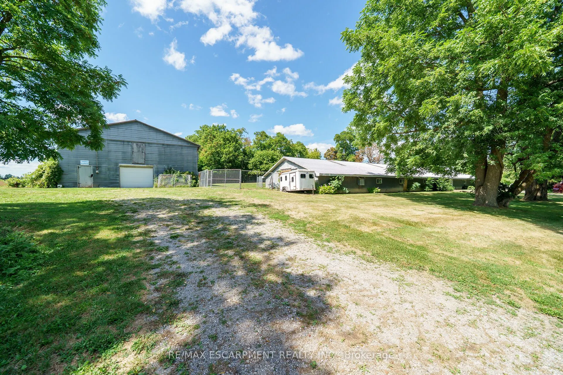 226 Carluke Road E