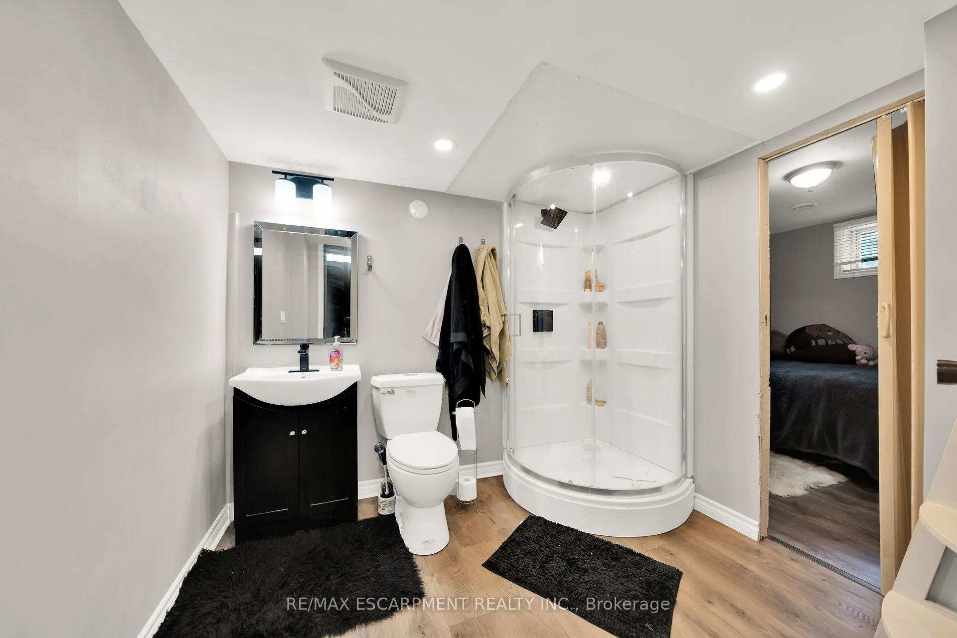 226 Carluke Road E