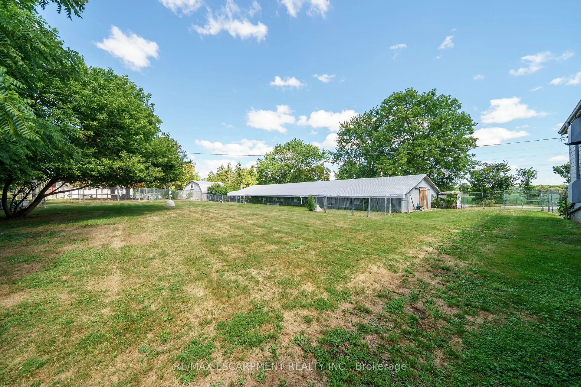226 Carluke Road E