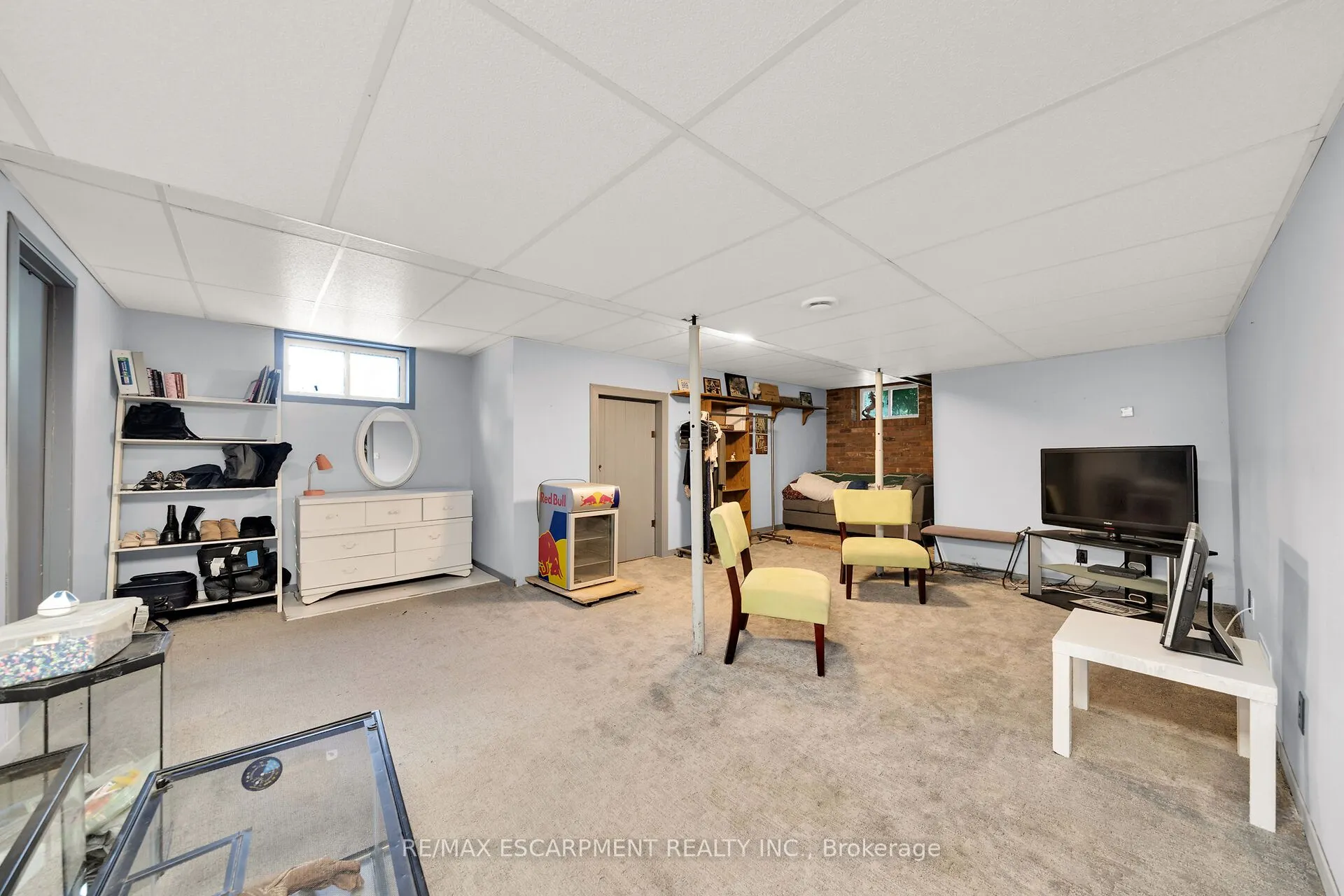 226 Carluke Road E