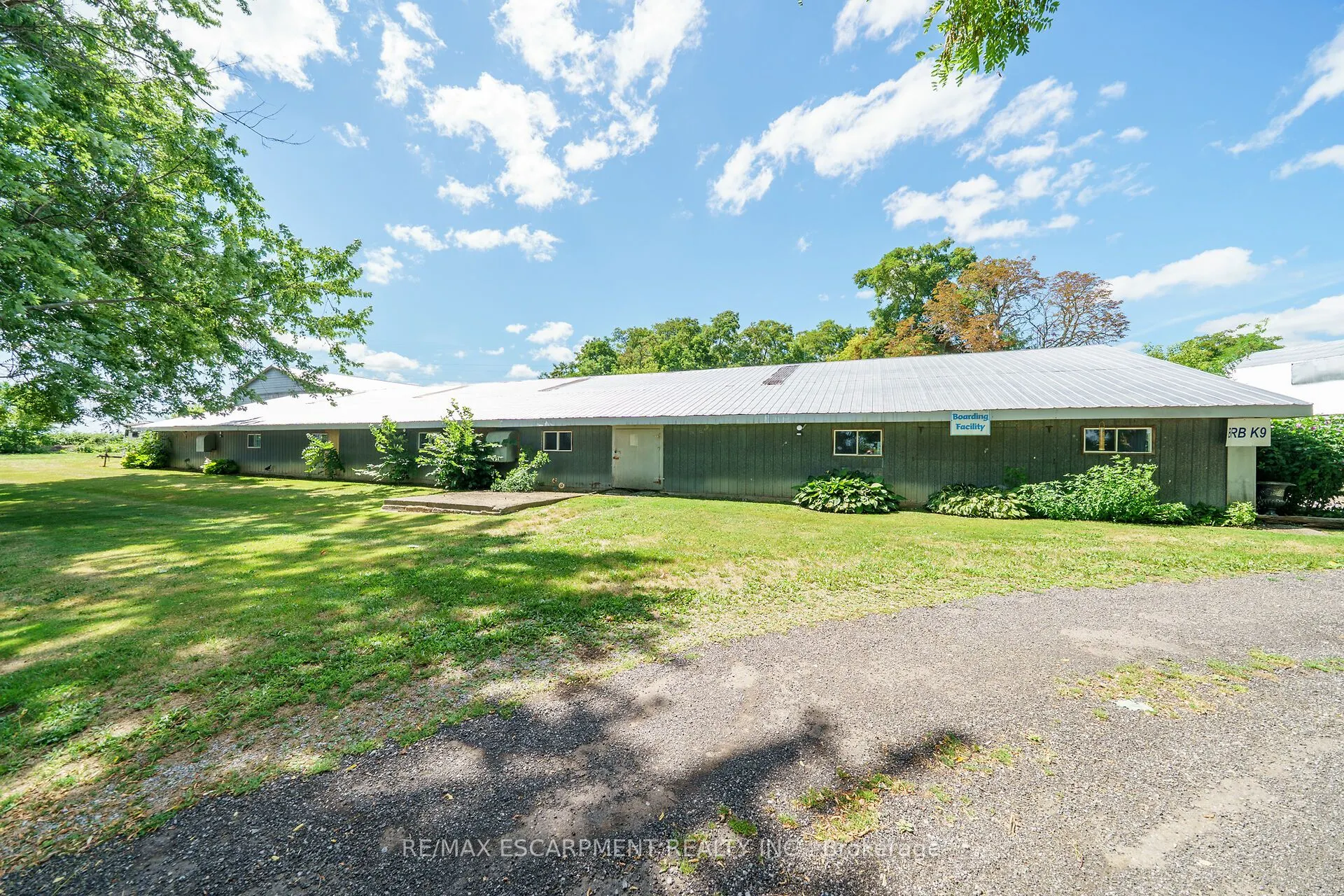 226 Carluke Road E