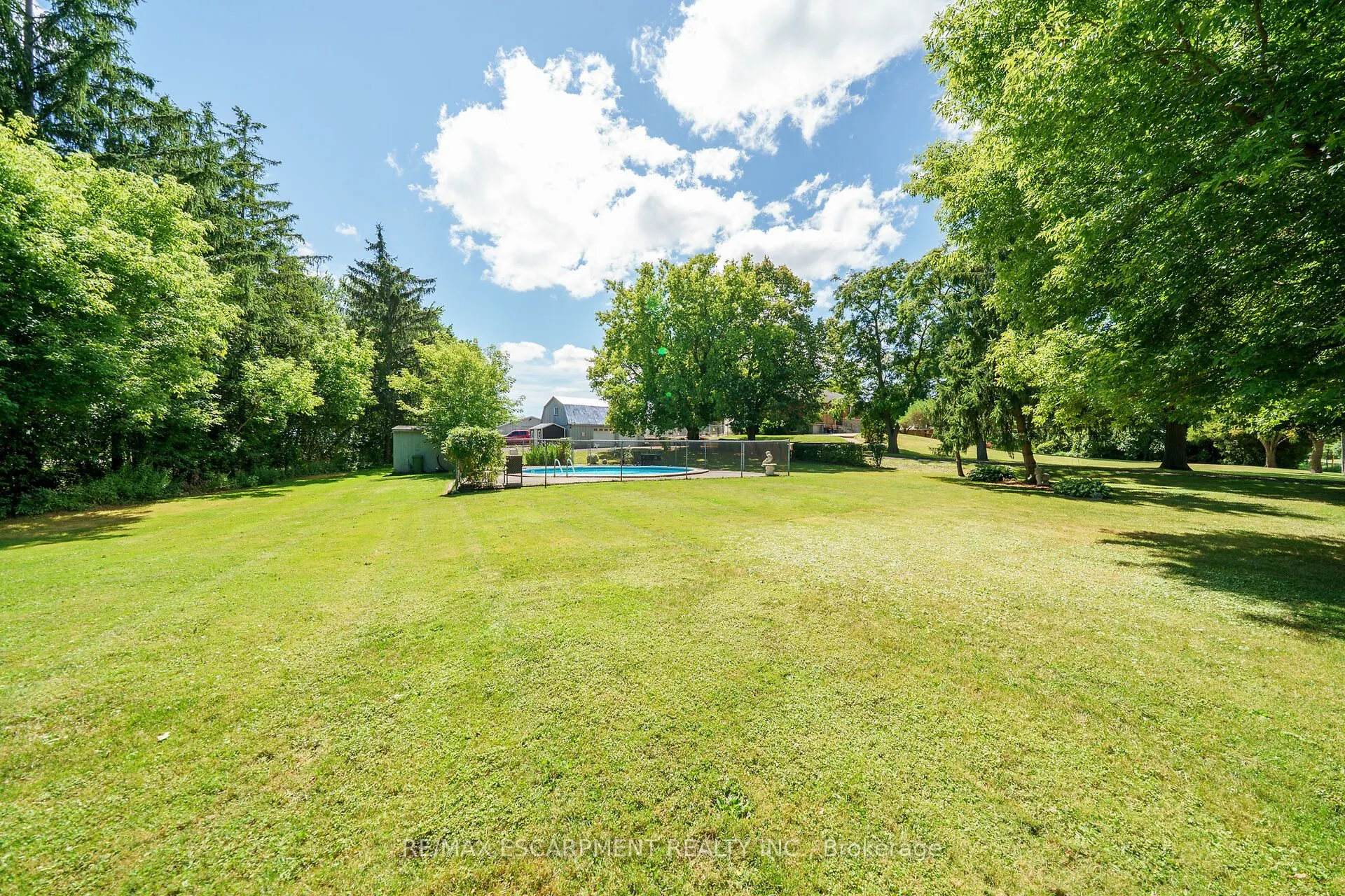226 Carluke Road E