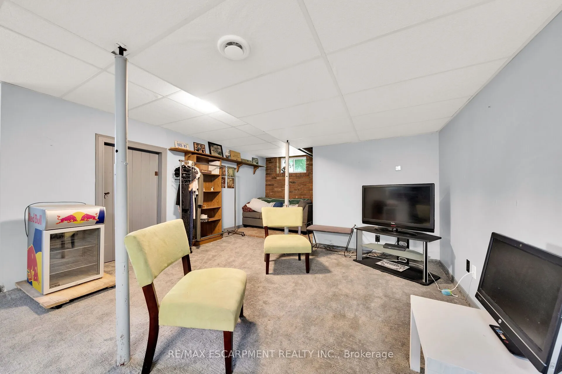 226 Carluke Road E