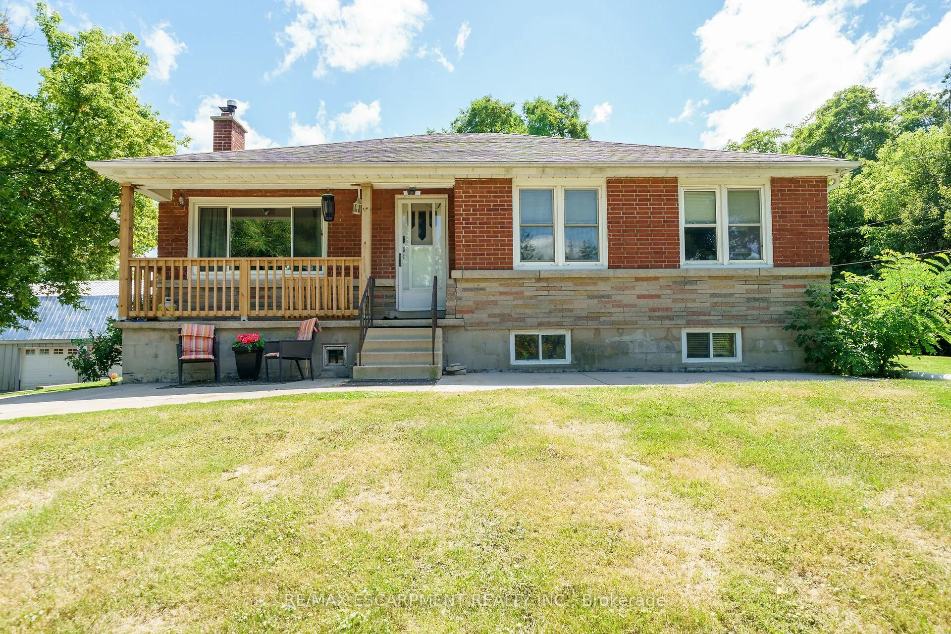 226 Carluke Road E