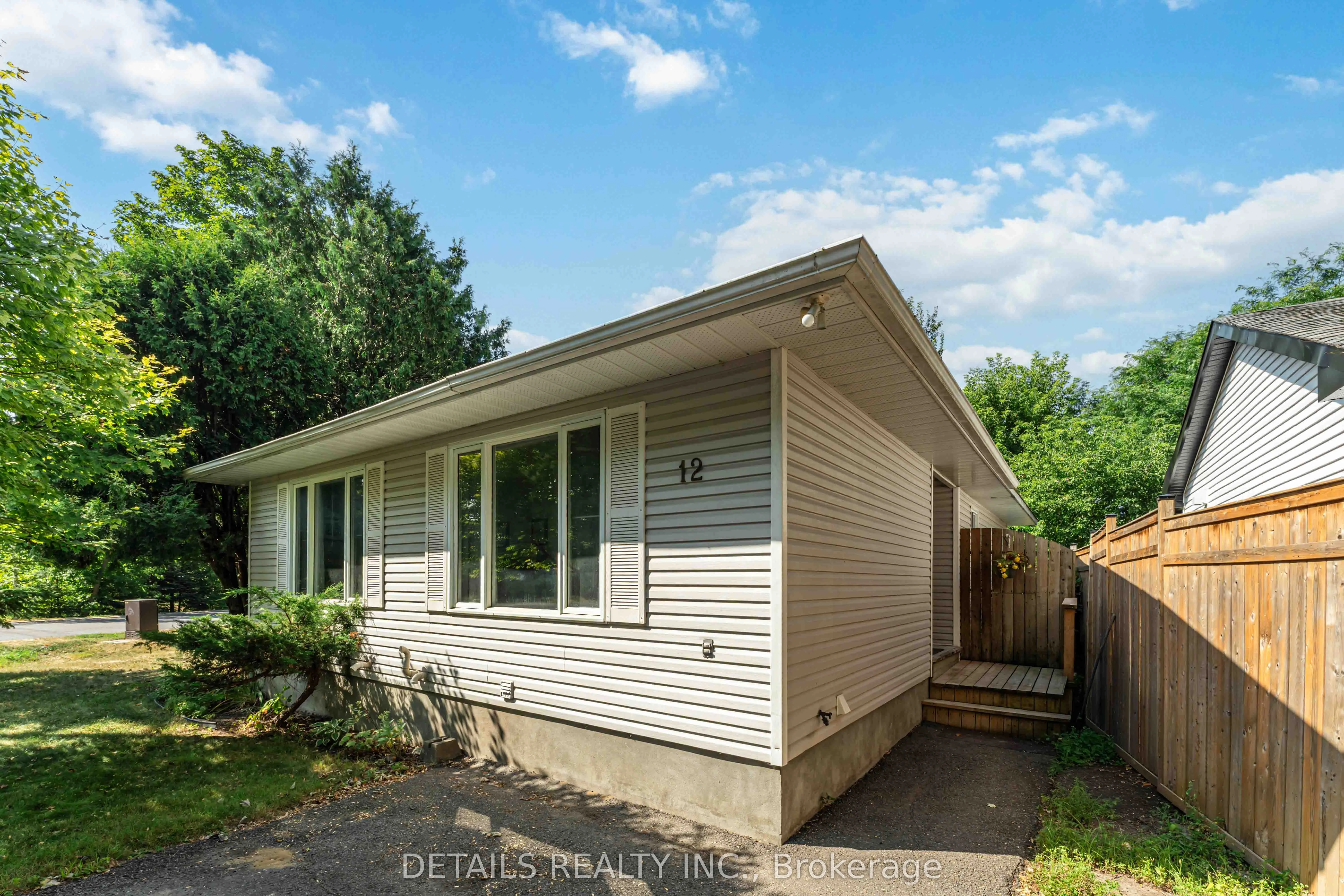 12 Henry Goulburn Way