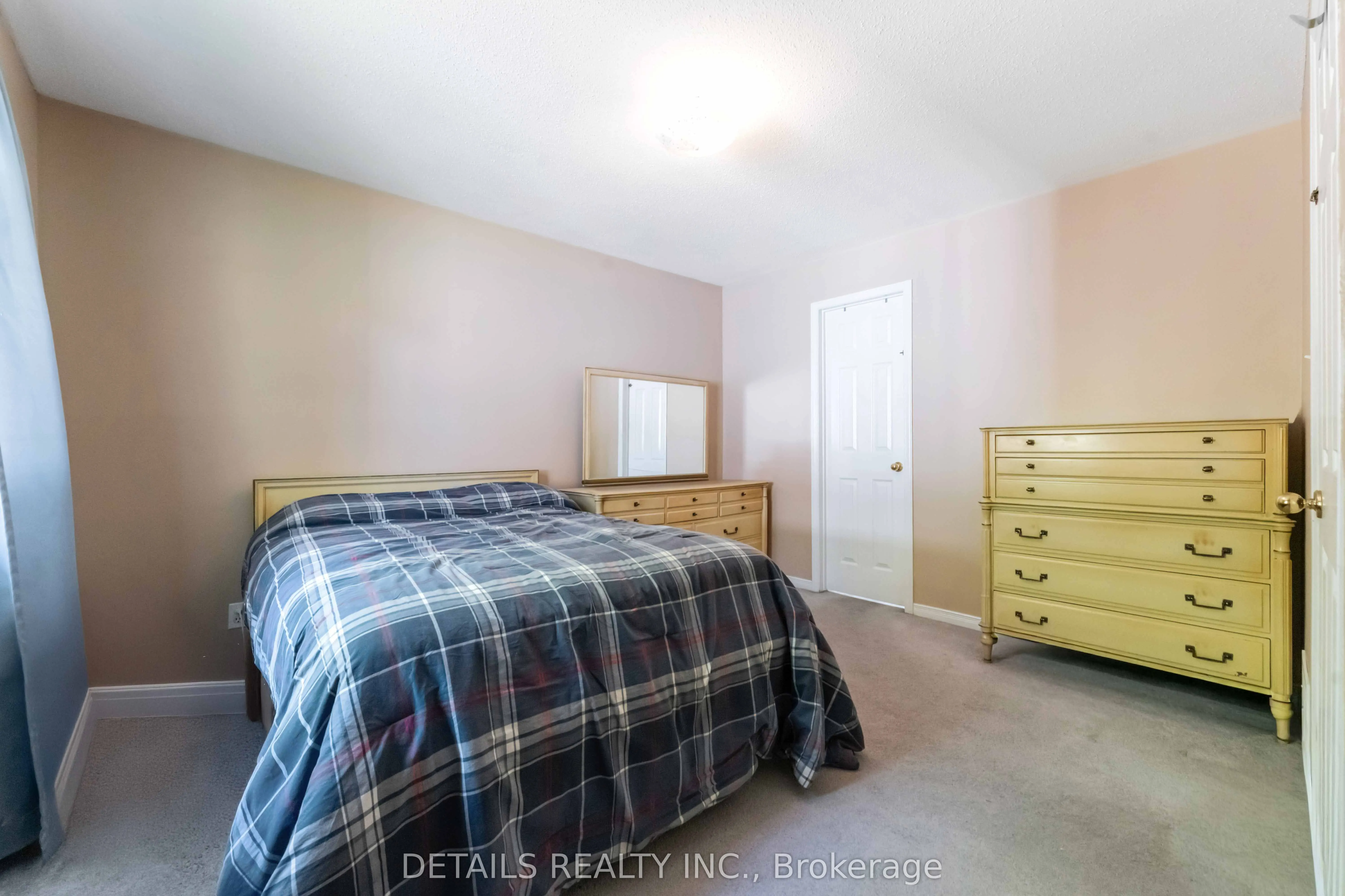 12 Henry Goulburn Way