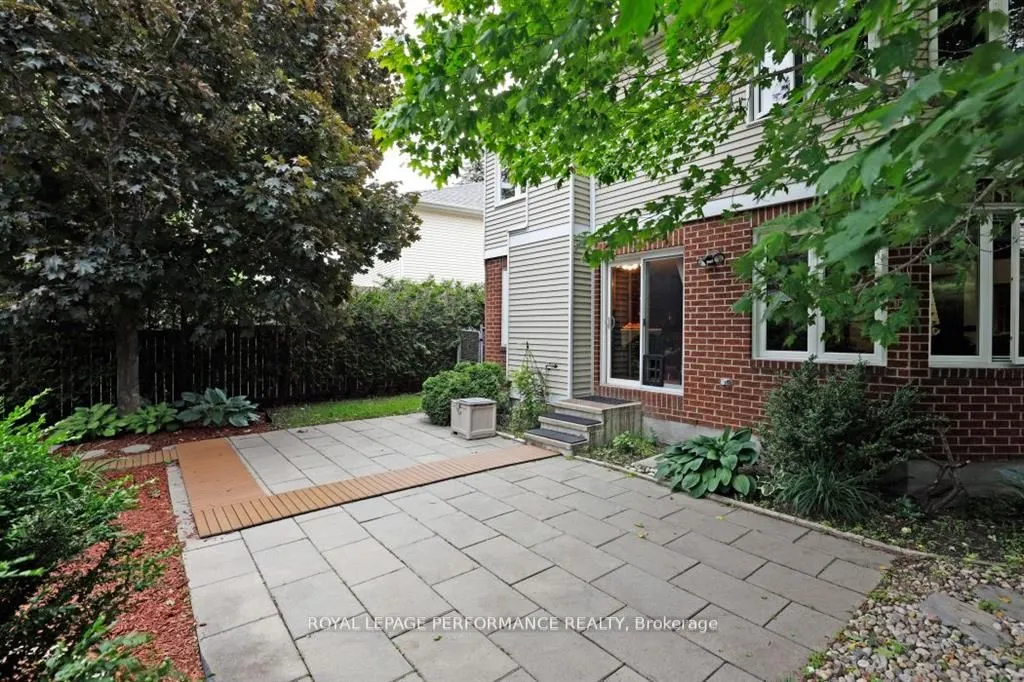 61 Wycliffe Street