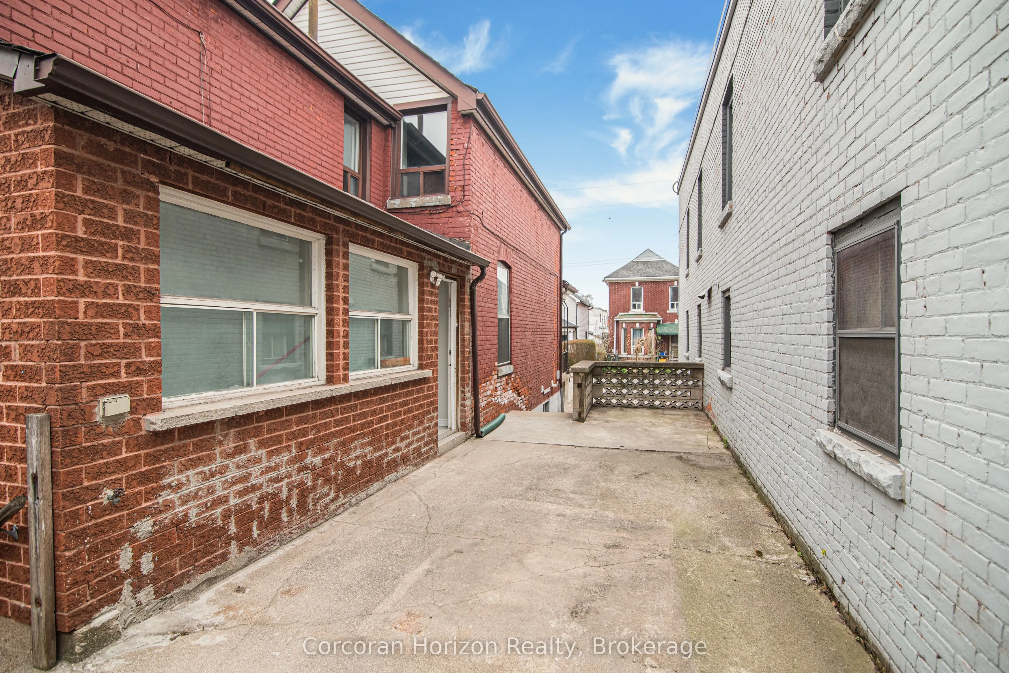 283 Emerald Street N