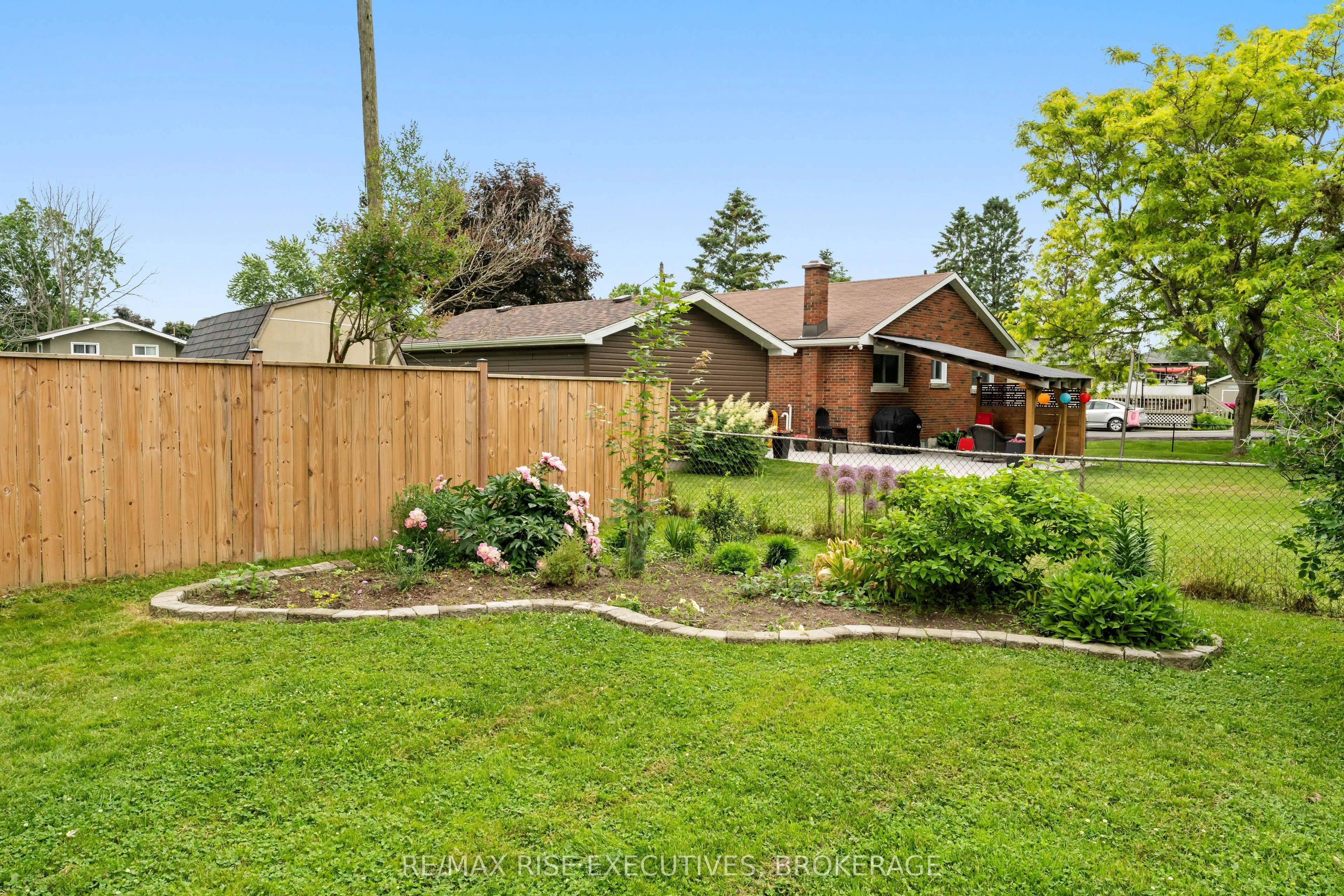 1267 Leyton Avenue