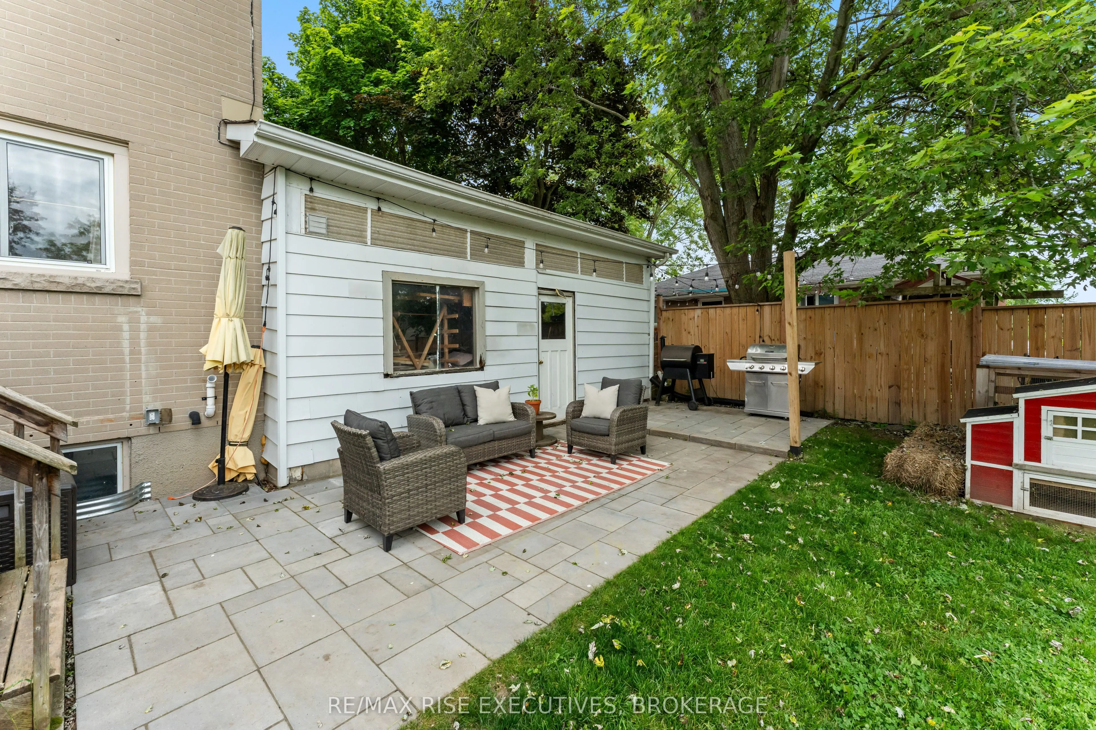 1267 Leyton Avenue