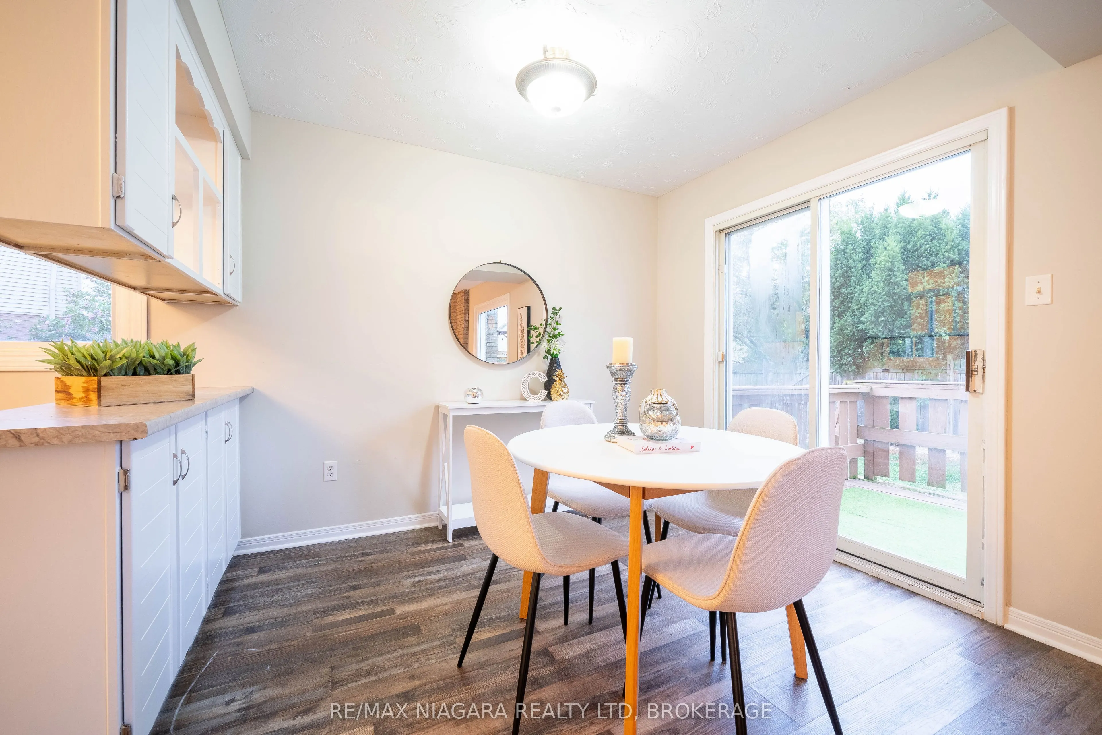 36 BAXTER Crescent