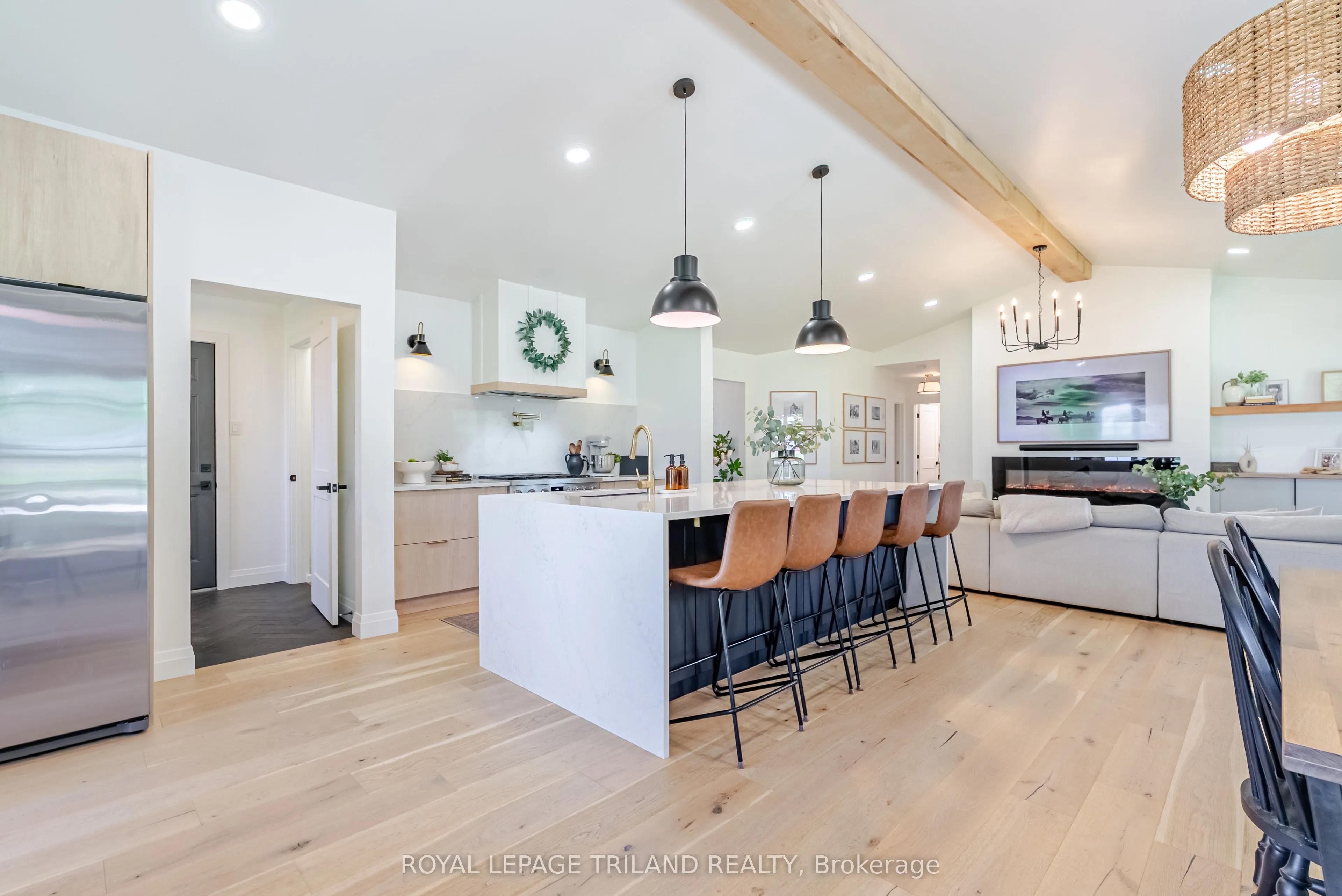 3921 Elgin Road