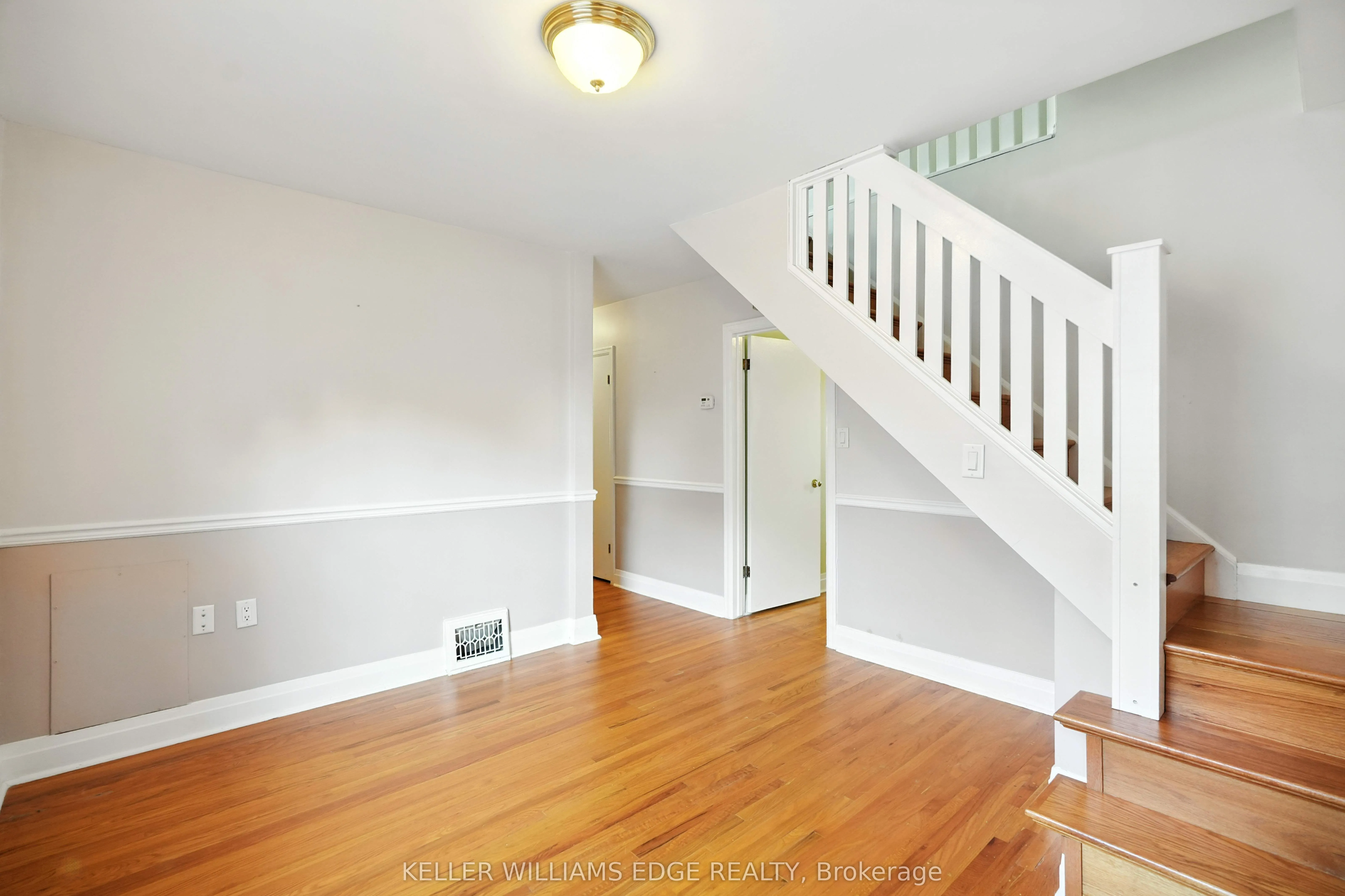 127 Garside Avenue S