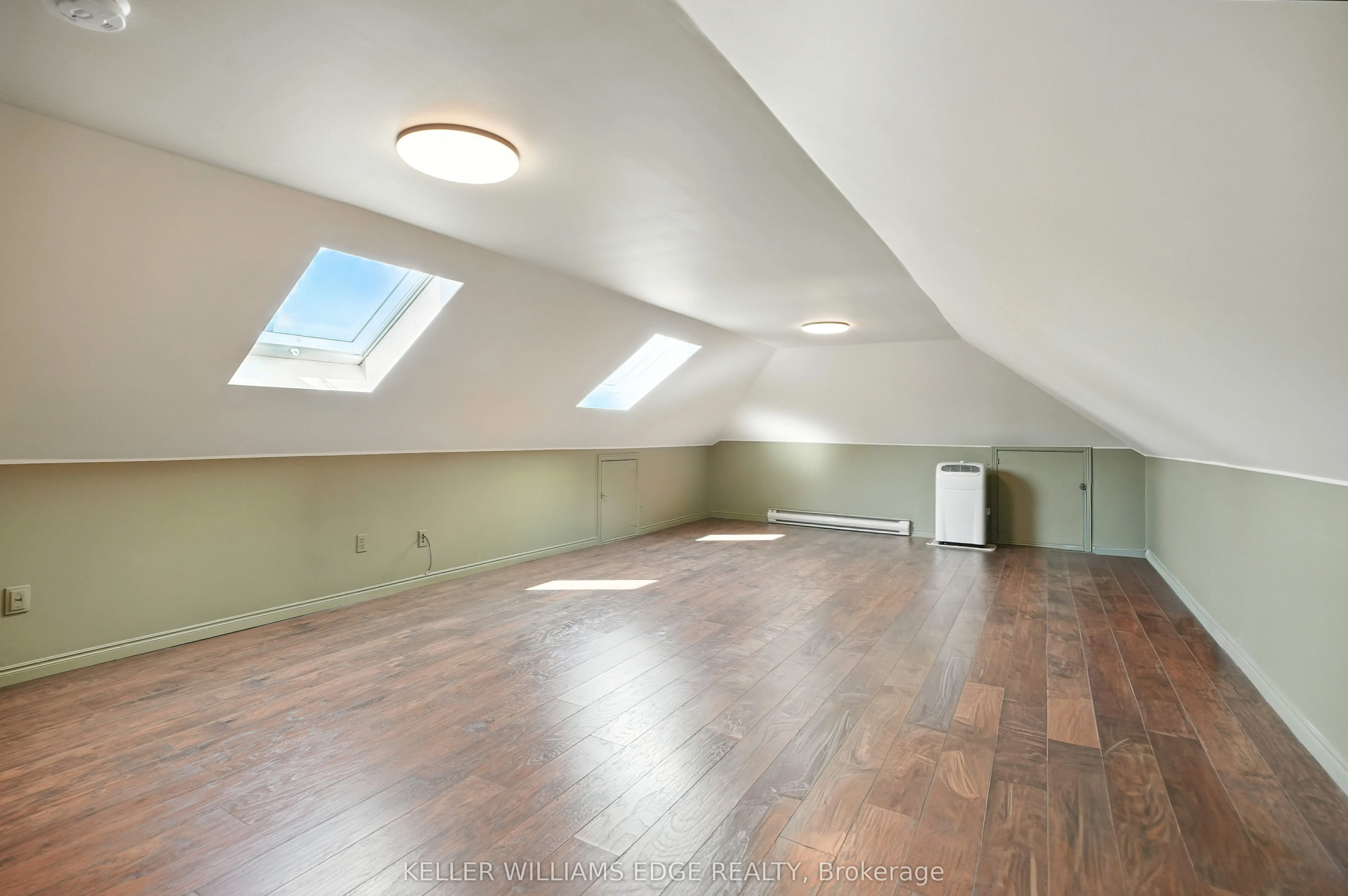 127 Garside Avenue S